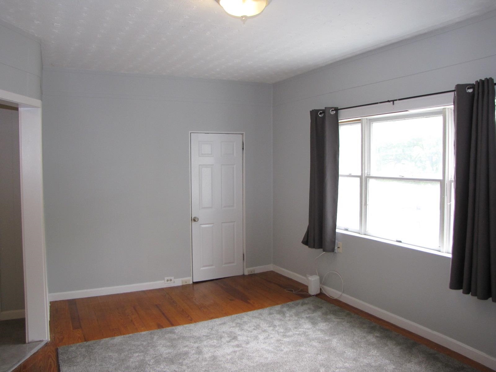 3 Mcilvin St, Manchester, NH 03103