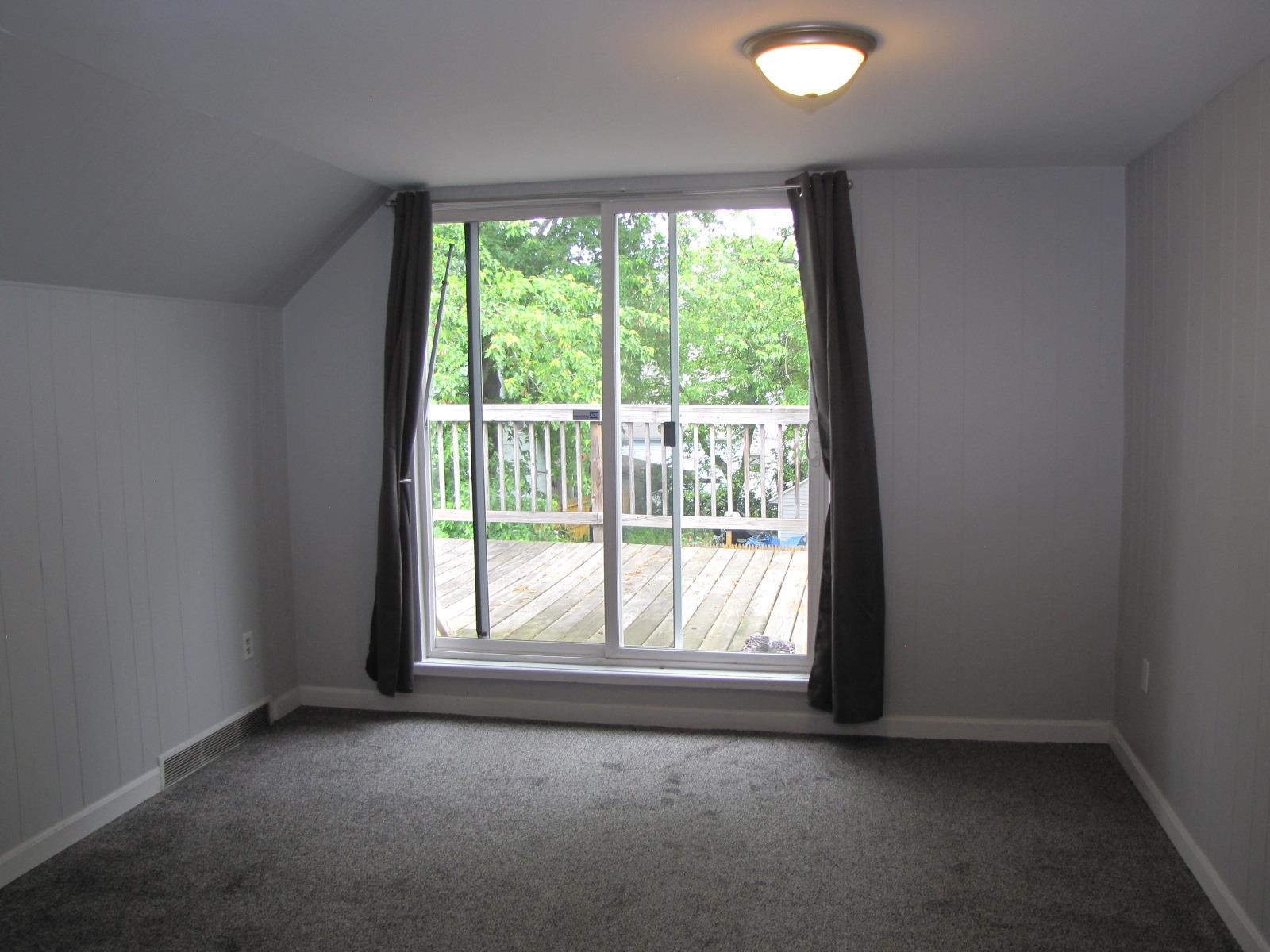 3 Mcilvin St, Manchester, NH 03103