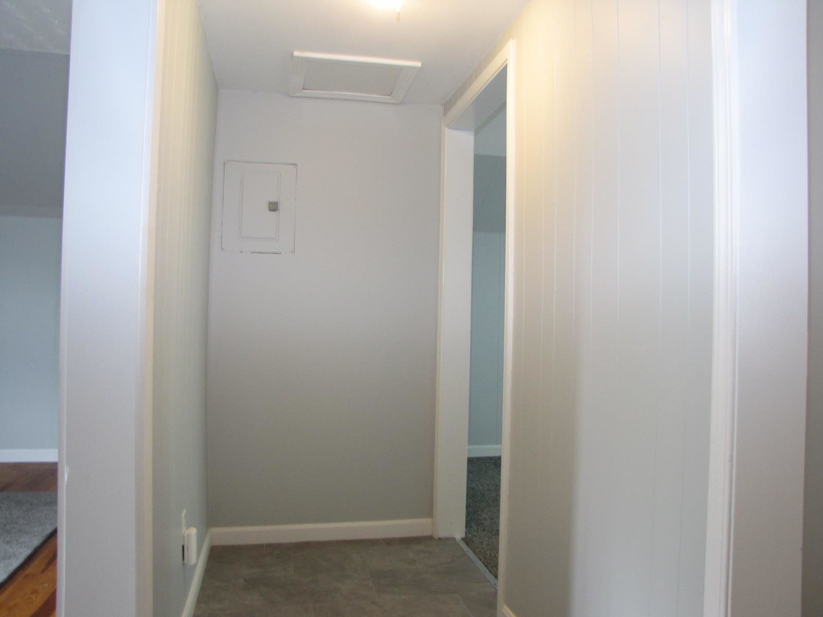 3 Mcilvin St, Manchester, NH 03103