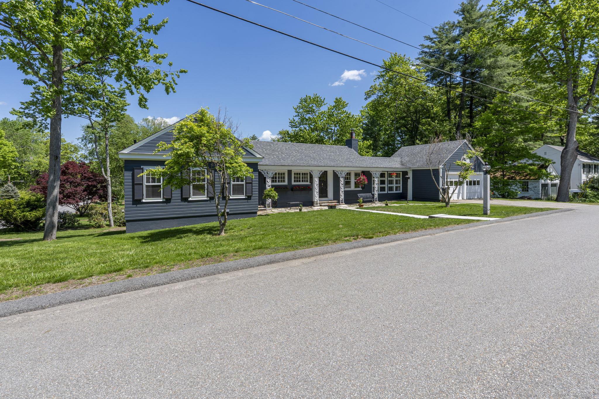 12 Wildemere Ter, Concord, NH 03301