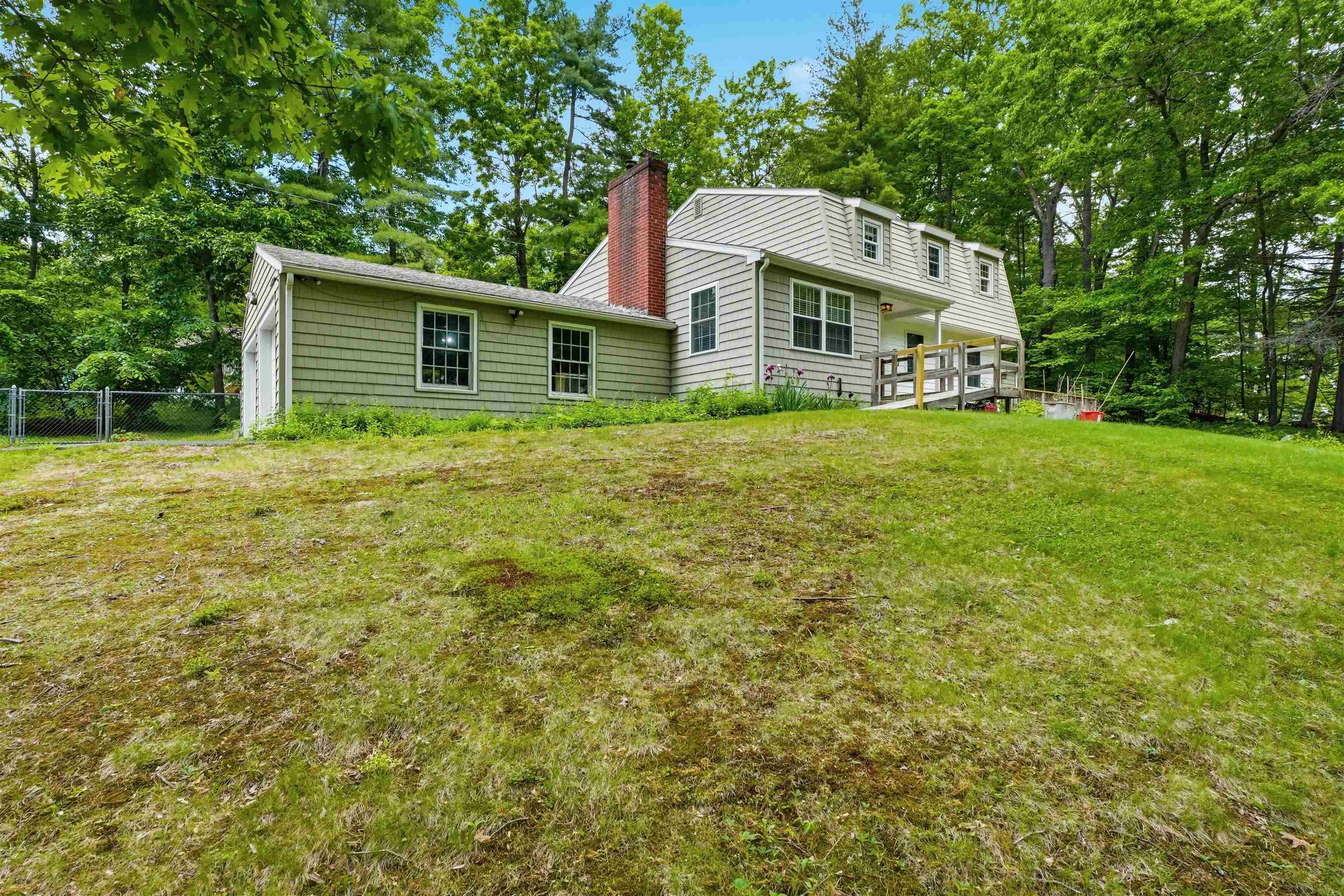 17 Rolling Ridge Rd, Windham, NH 03087