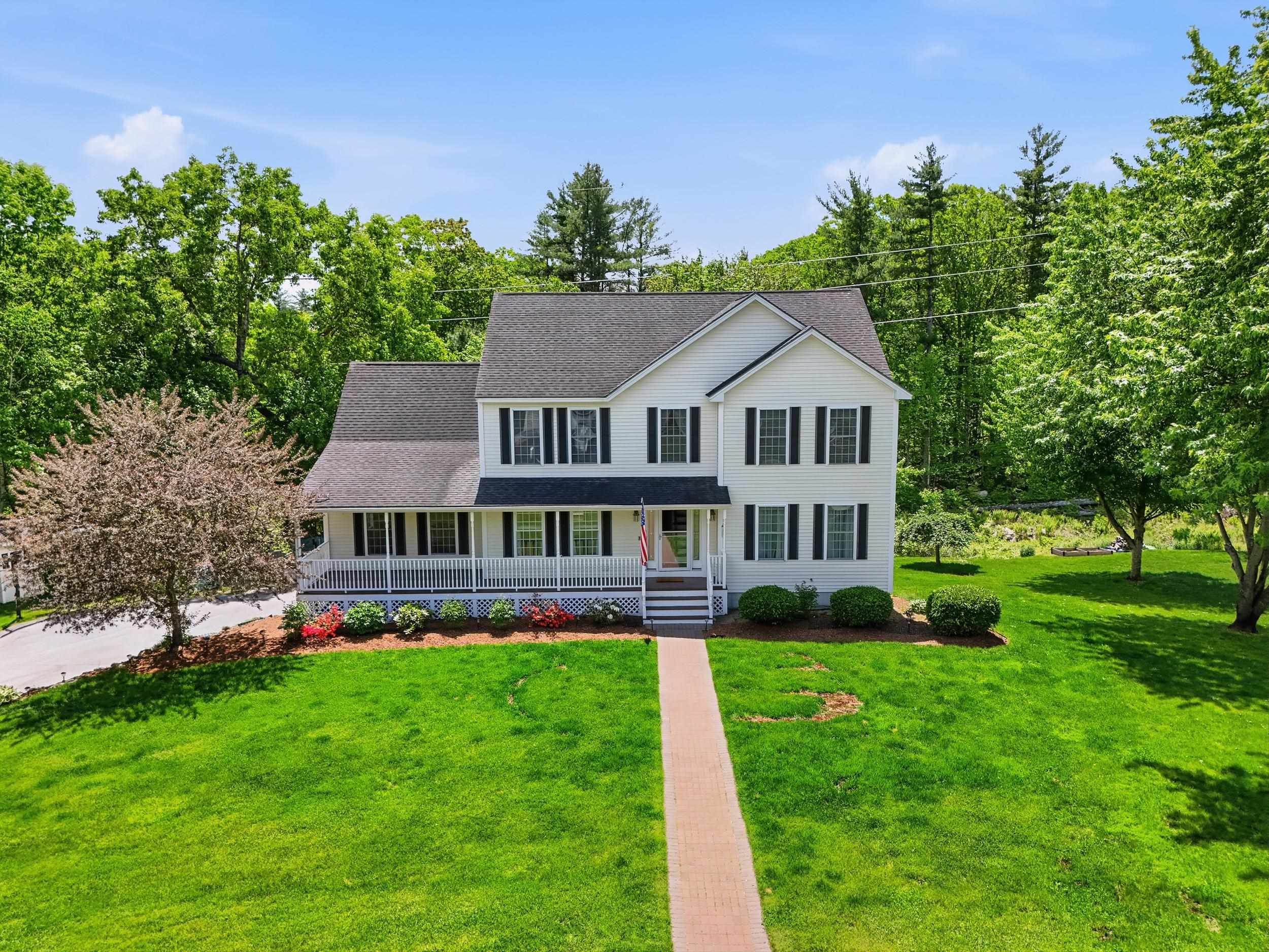 13 Stirling Ave, Hooksett, NH 03106
