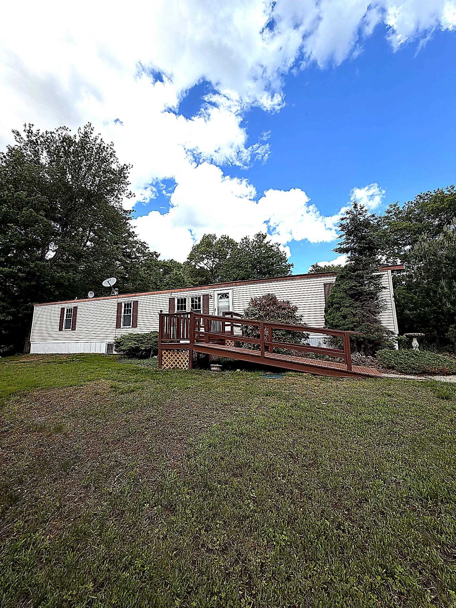 24 Christopher Ln, Fremont, NH 03044
