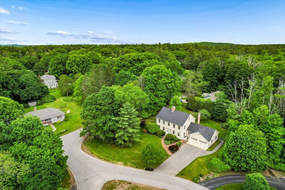 1 Briarwood Ln, Durham, NH 03824