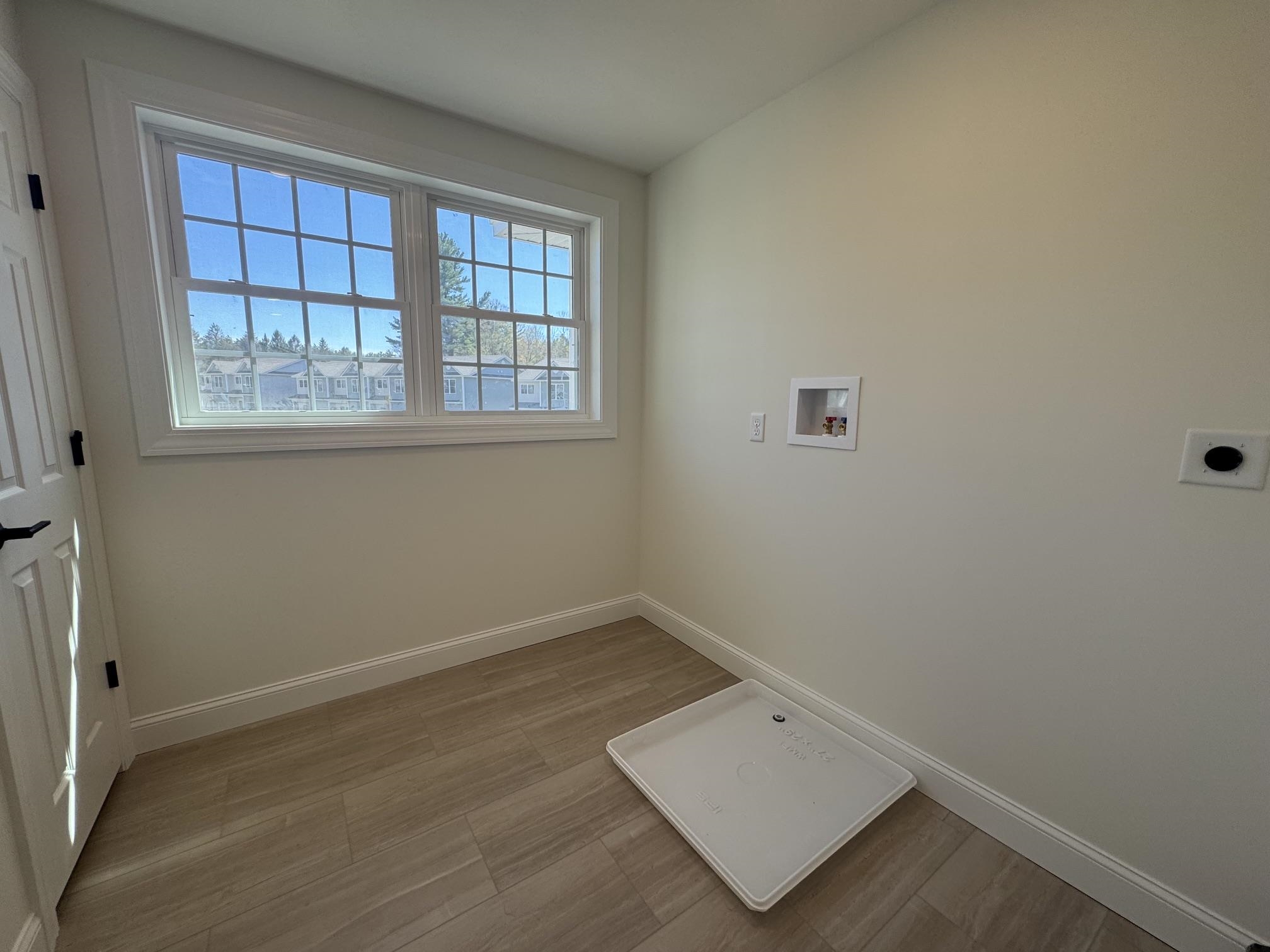 8C Dearborn Cir, Goffstown, NH 03045