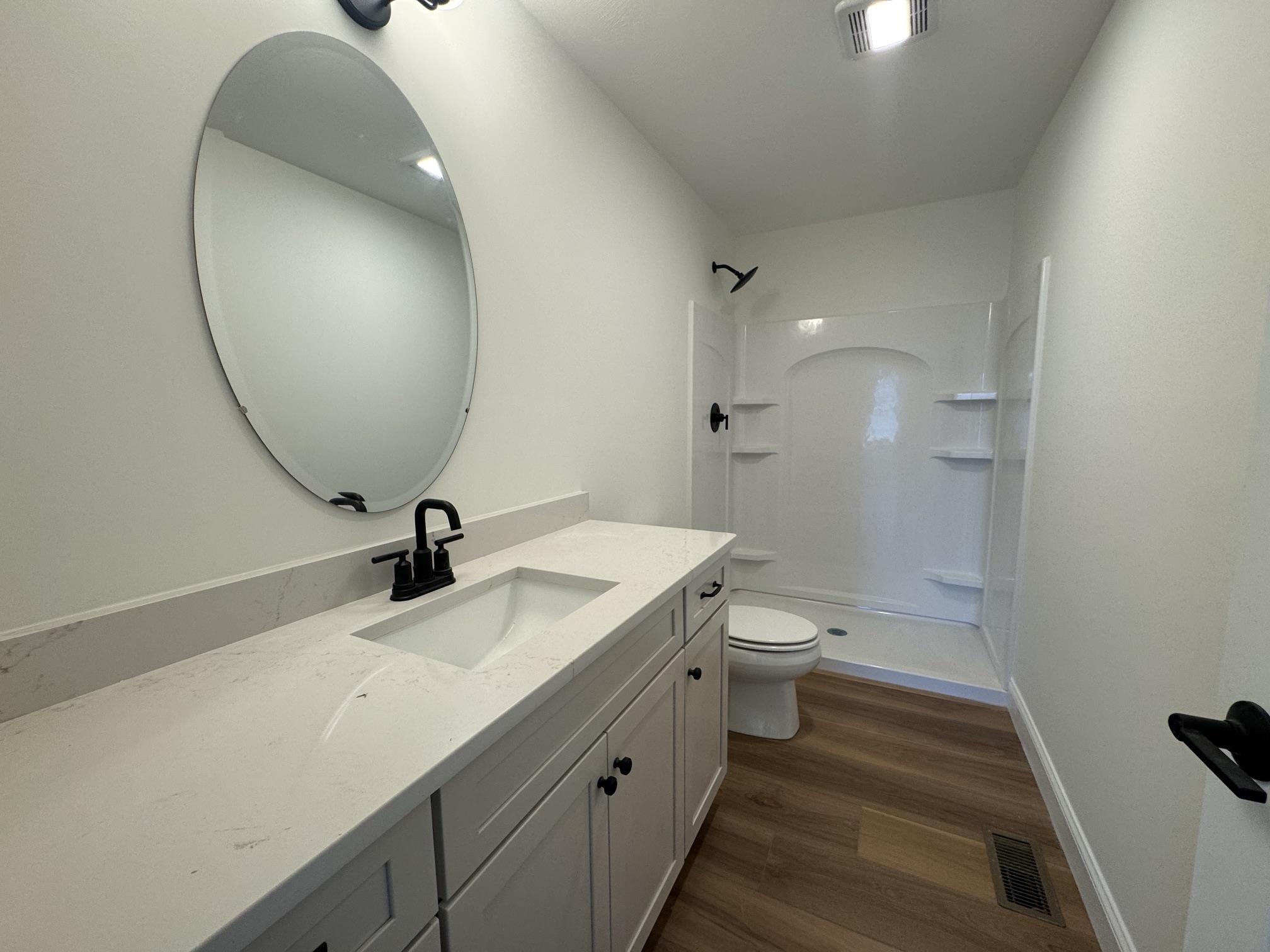 8C Dearborn Cir, Goffstown, NH 03045