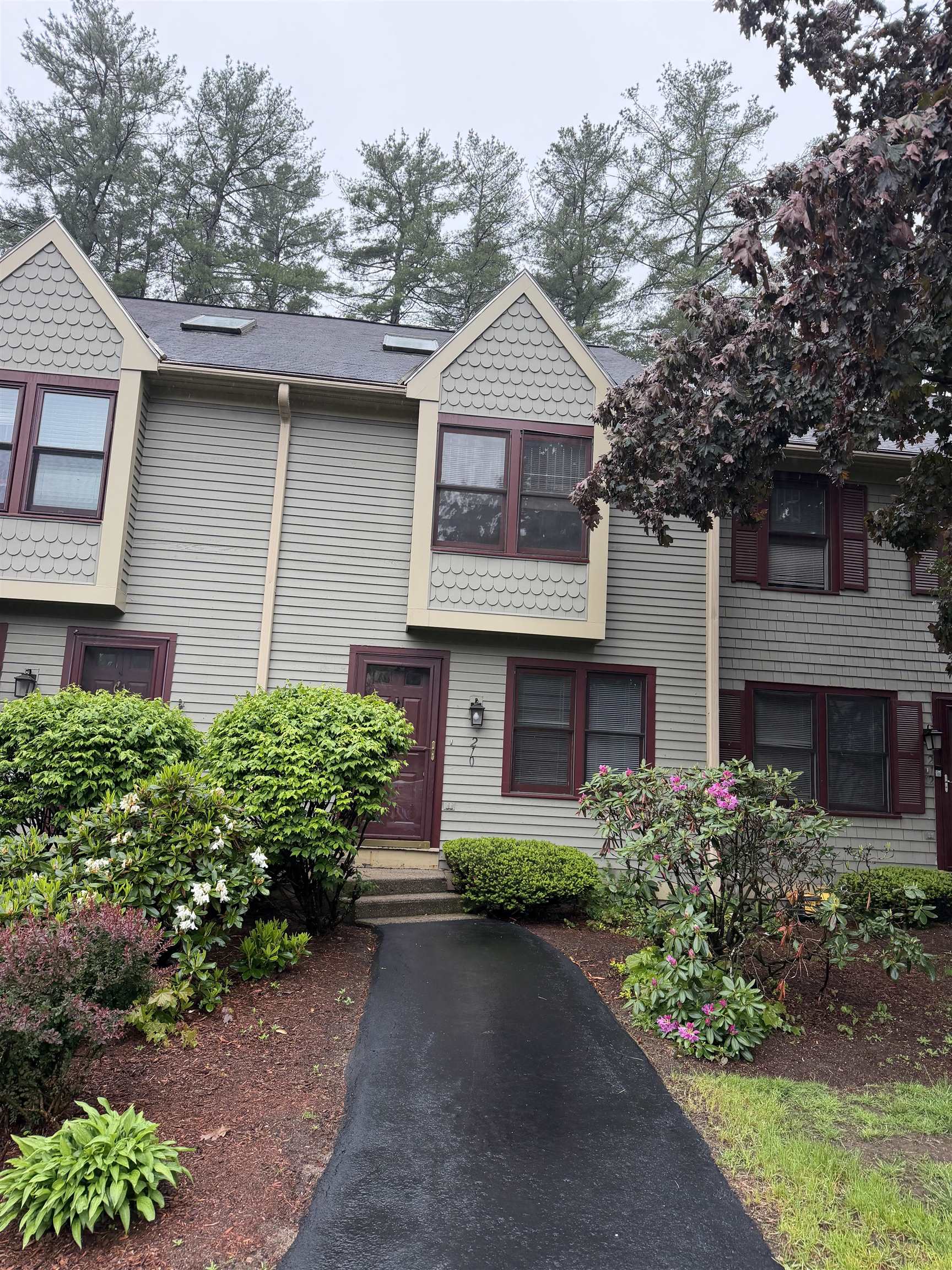 210 Bartemus Trl, Nashua, NH 03062