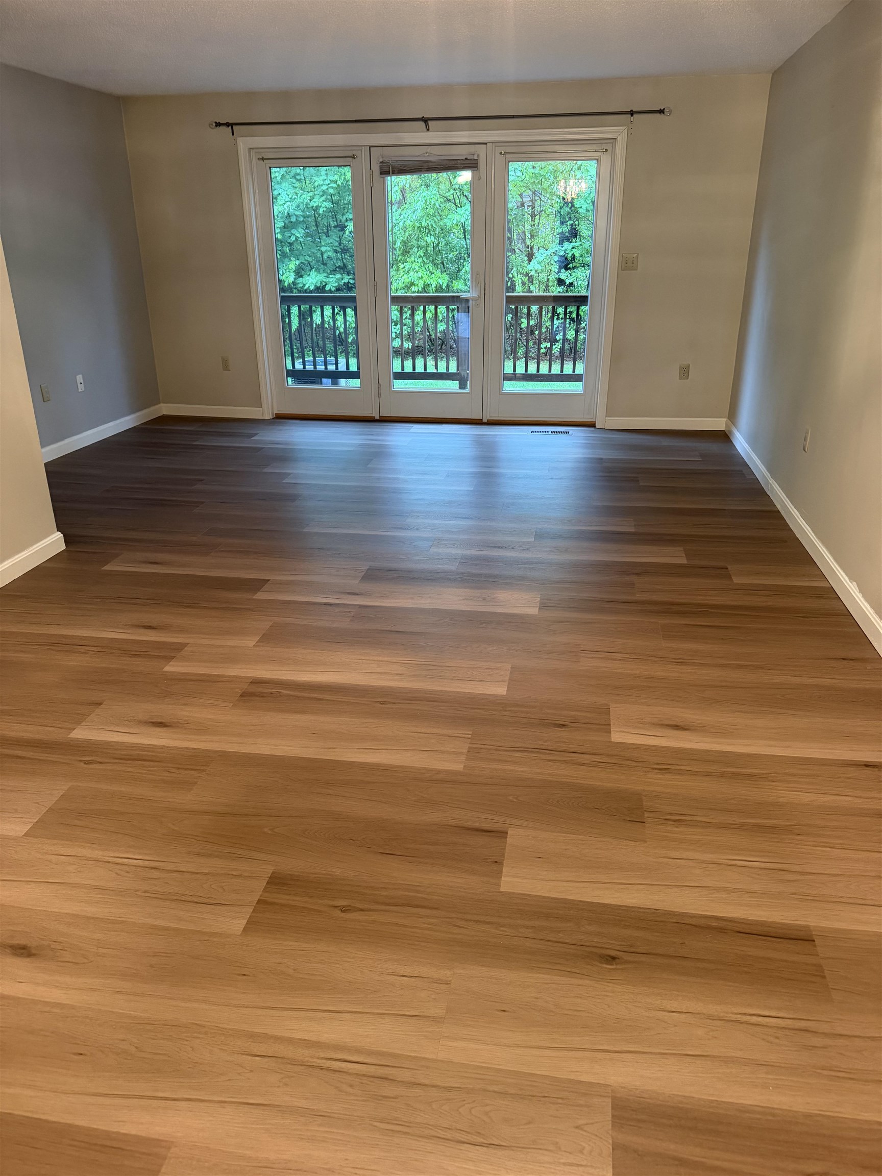 210 Bartemus Trl, Nashua, NH 03062