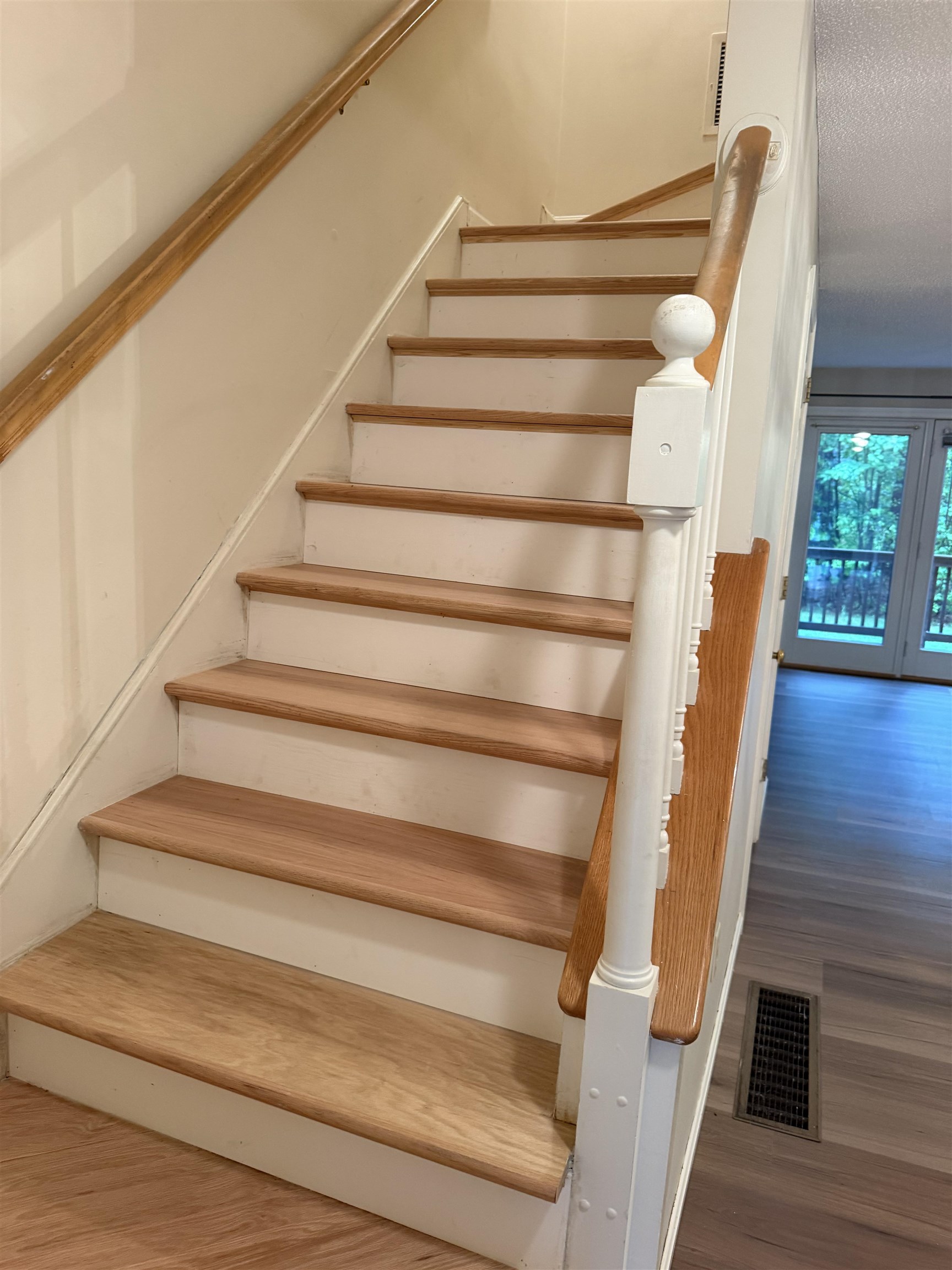 210 Bartemus Trl, Nashua, NH 03062