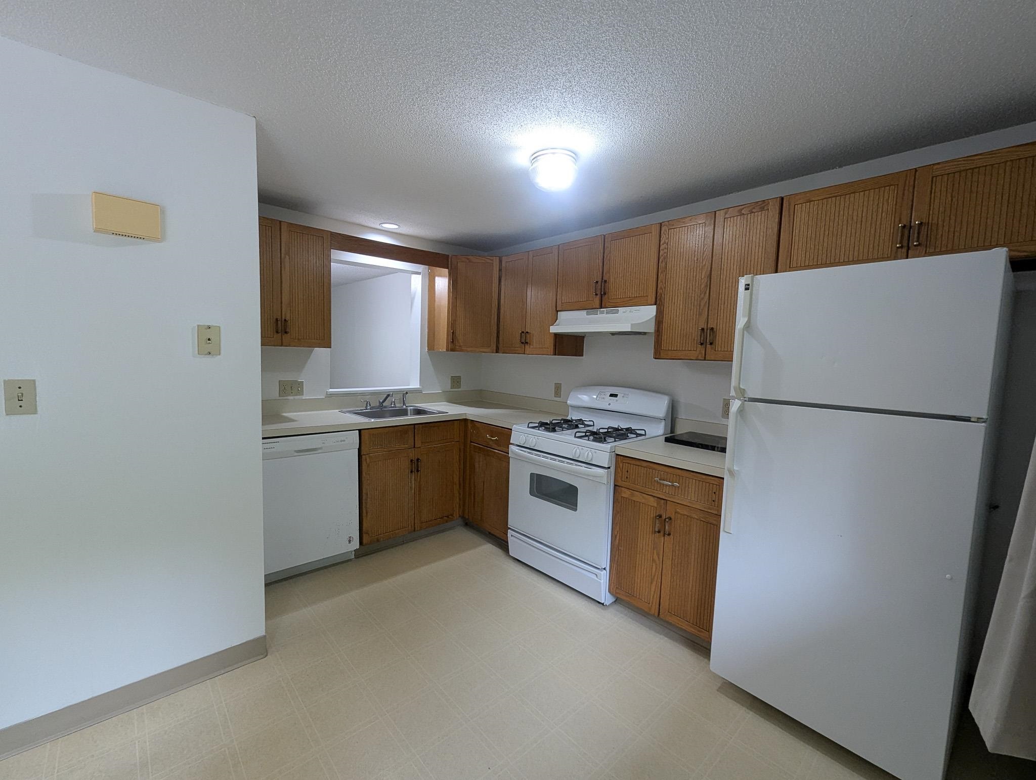 54 Merrimack Dr, Merrimack, NH 03054
