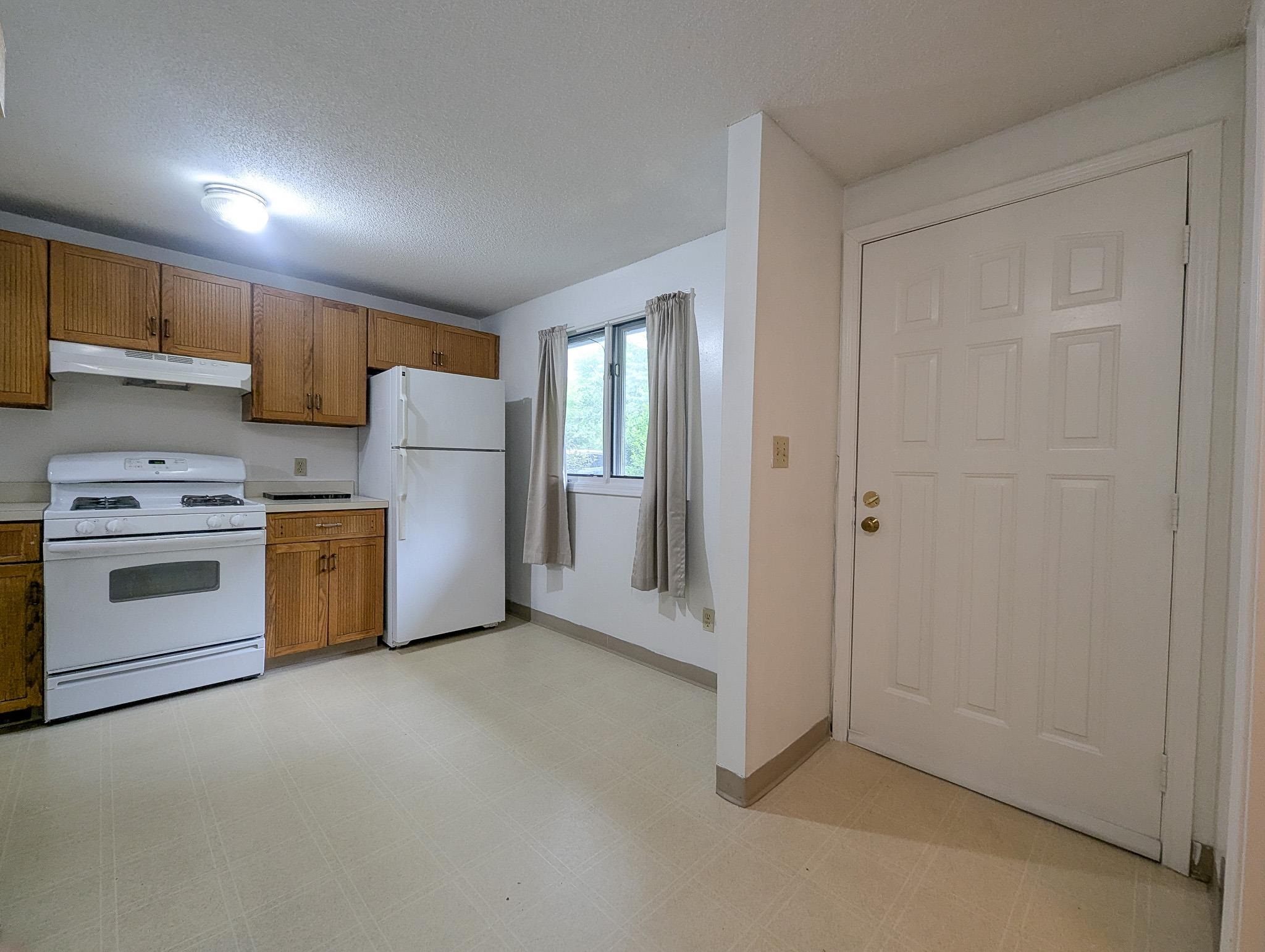54 Merrimack Dr, Merrimack, NH 03054