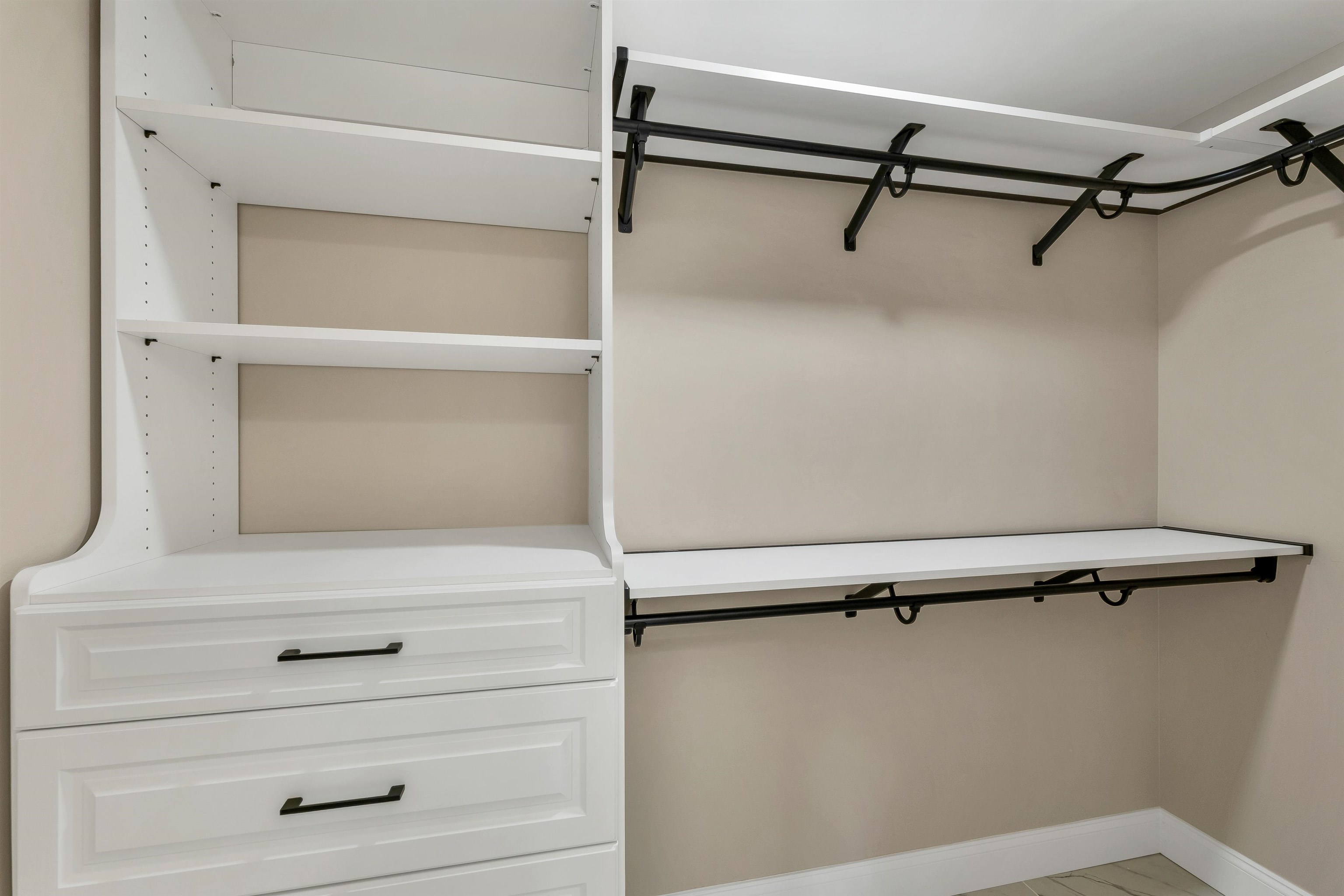 primary walkin closet