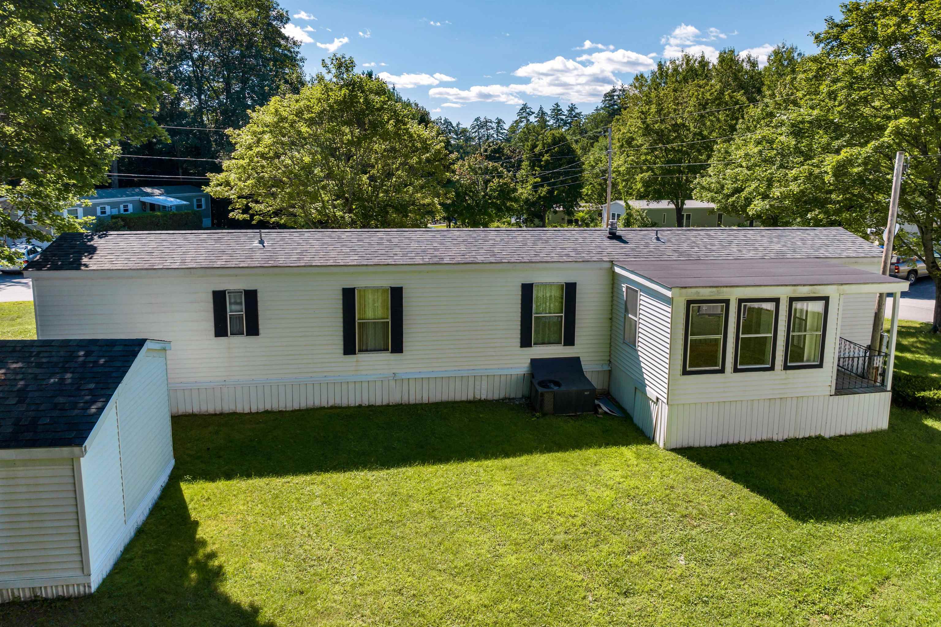 1 Woodgate Cir, Tilton, NH 03276