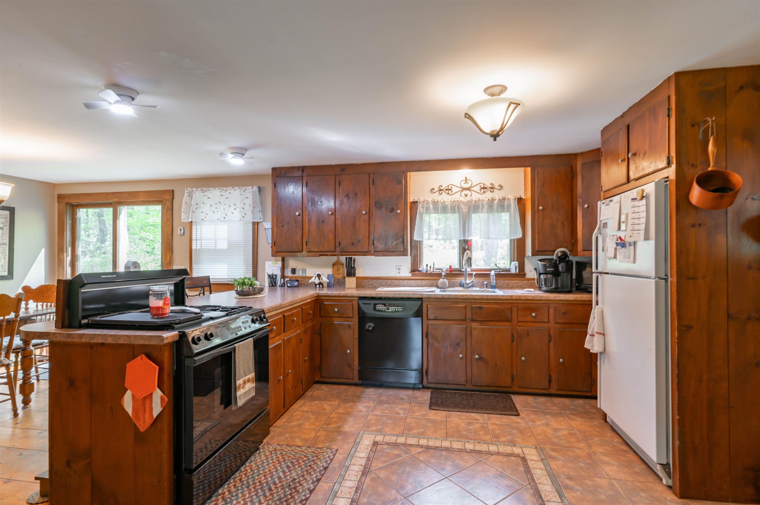 186 Old Bennington Rd, Greenfield, NH 03047