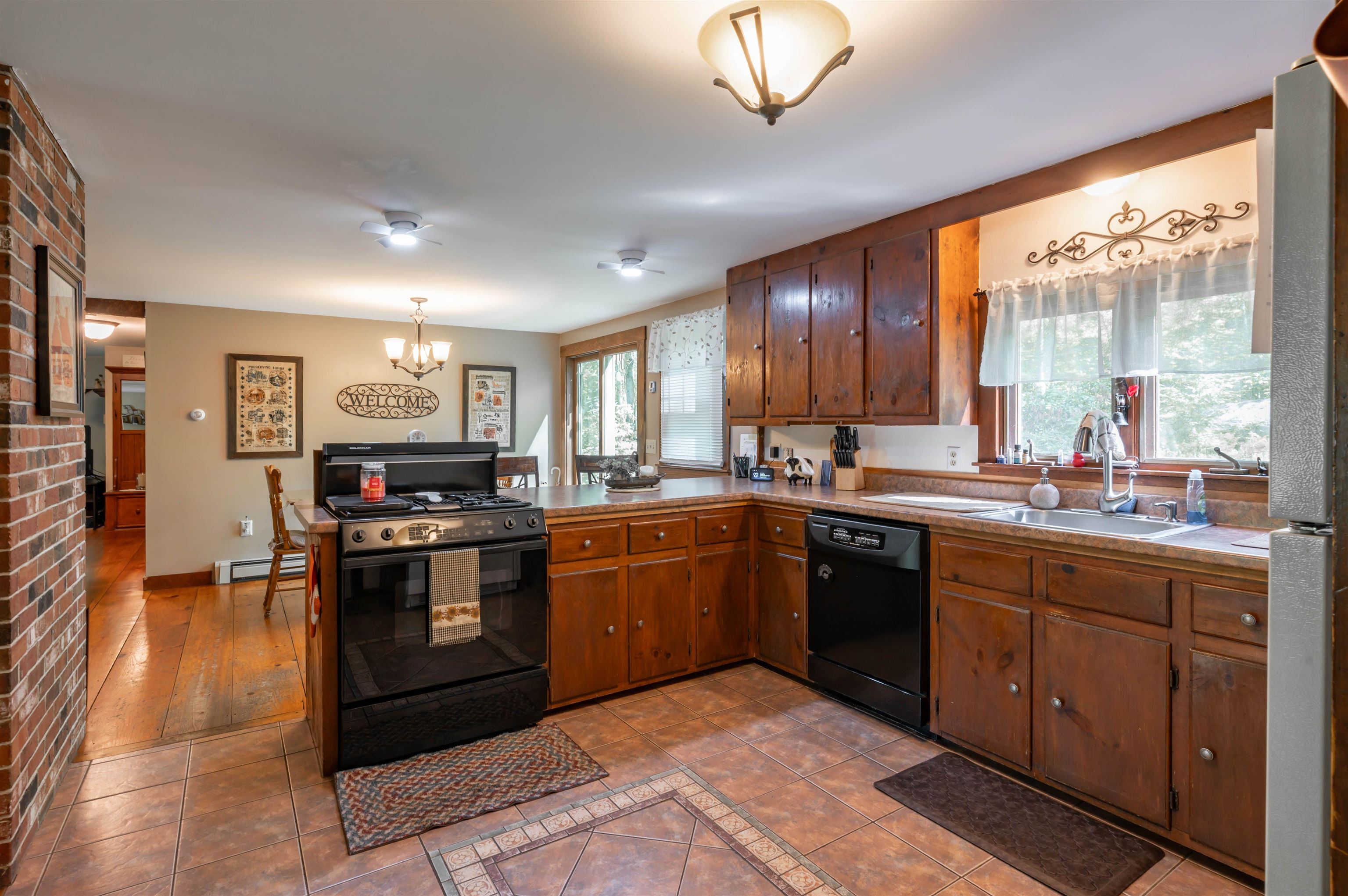 186 Old Bennington Rd, Greenfield, NH 03047