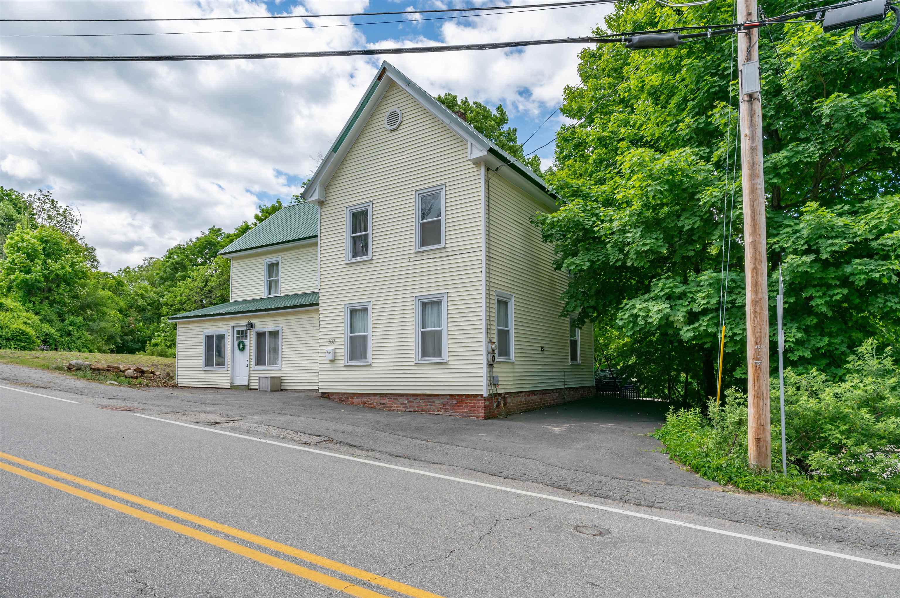 337 Roxbury St, Keene, NH 03431