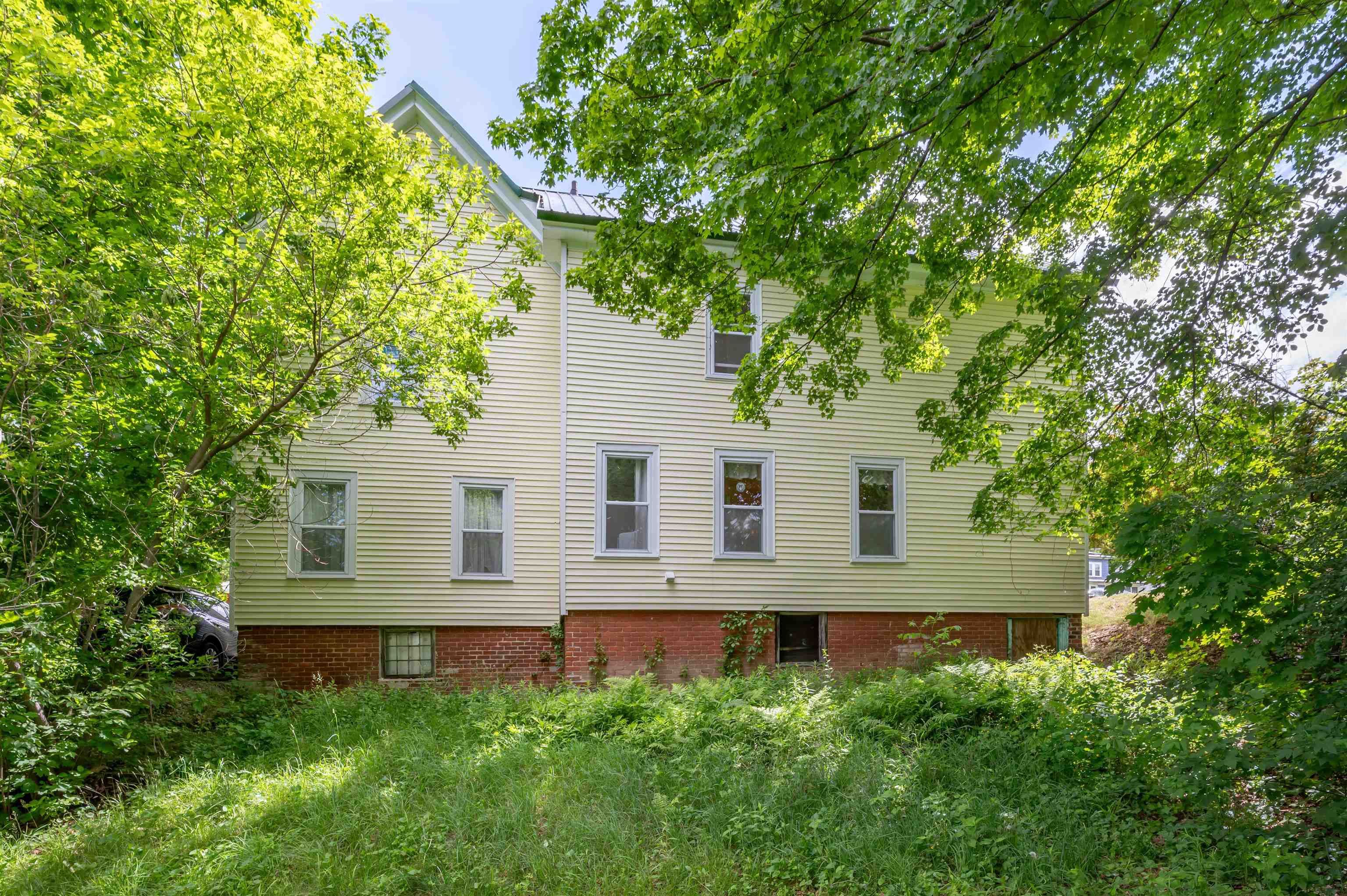 337 Roxbury St, Keene, NH 03431
