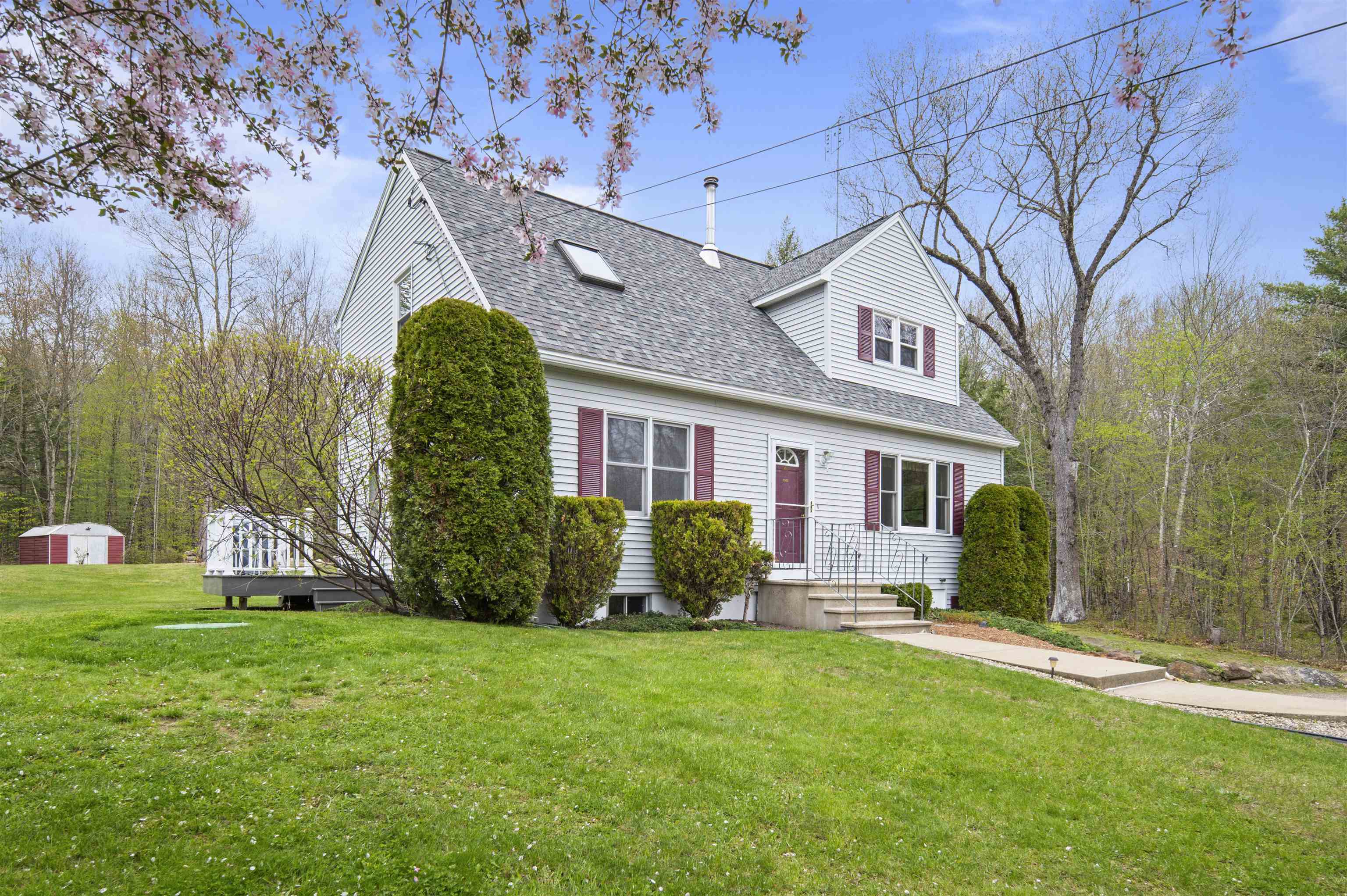 53 White Tail Dr, Epsom, NH 03234