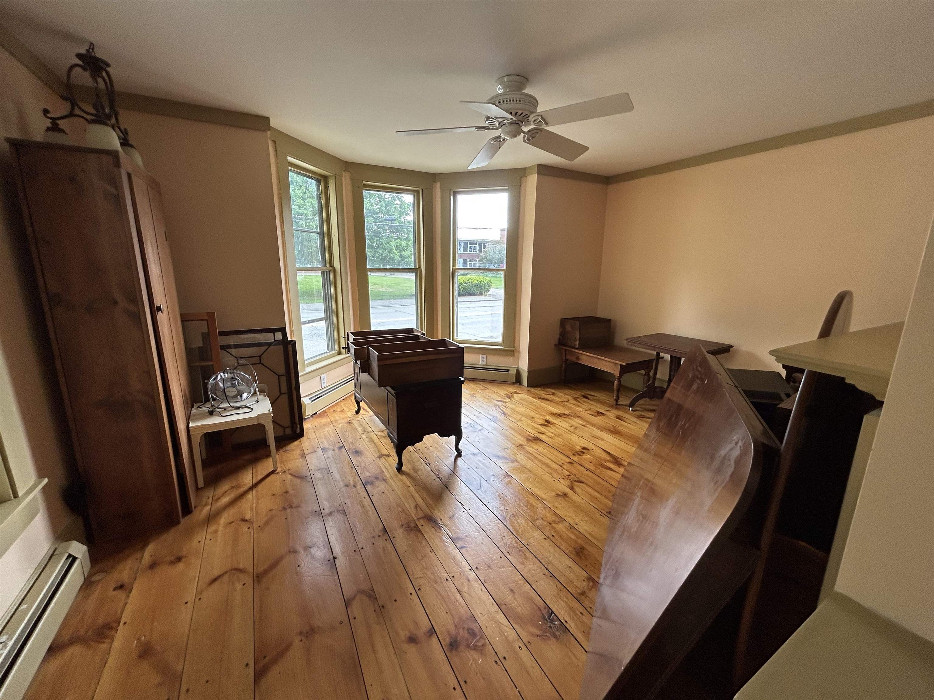 27 Linden St, Exeter, NH 03833