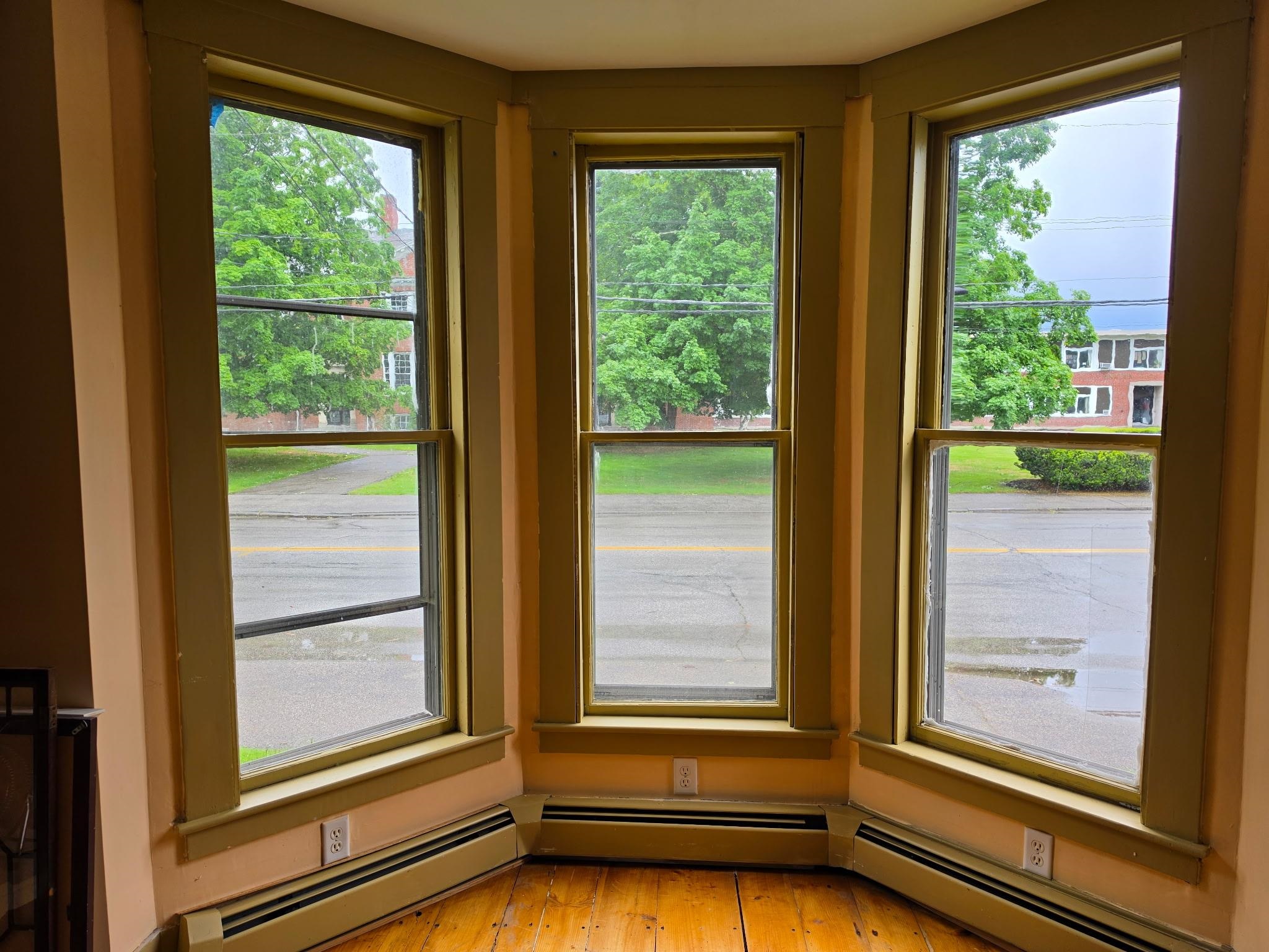 27 Linden St, Exeter, NH 03833