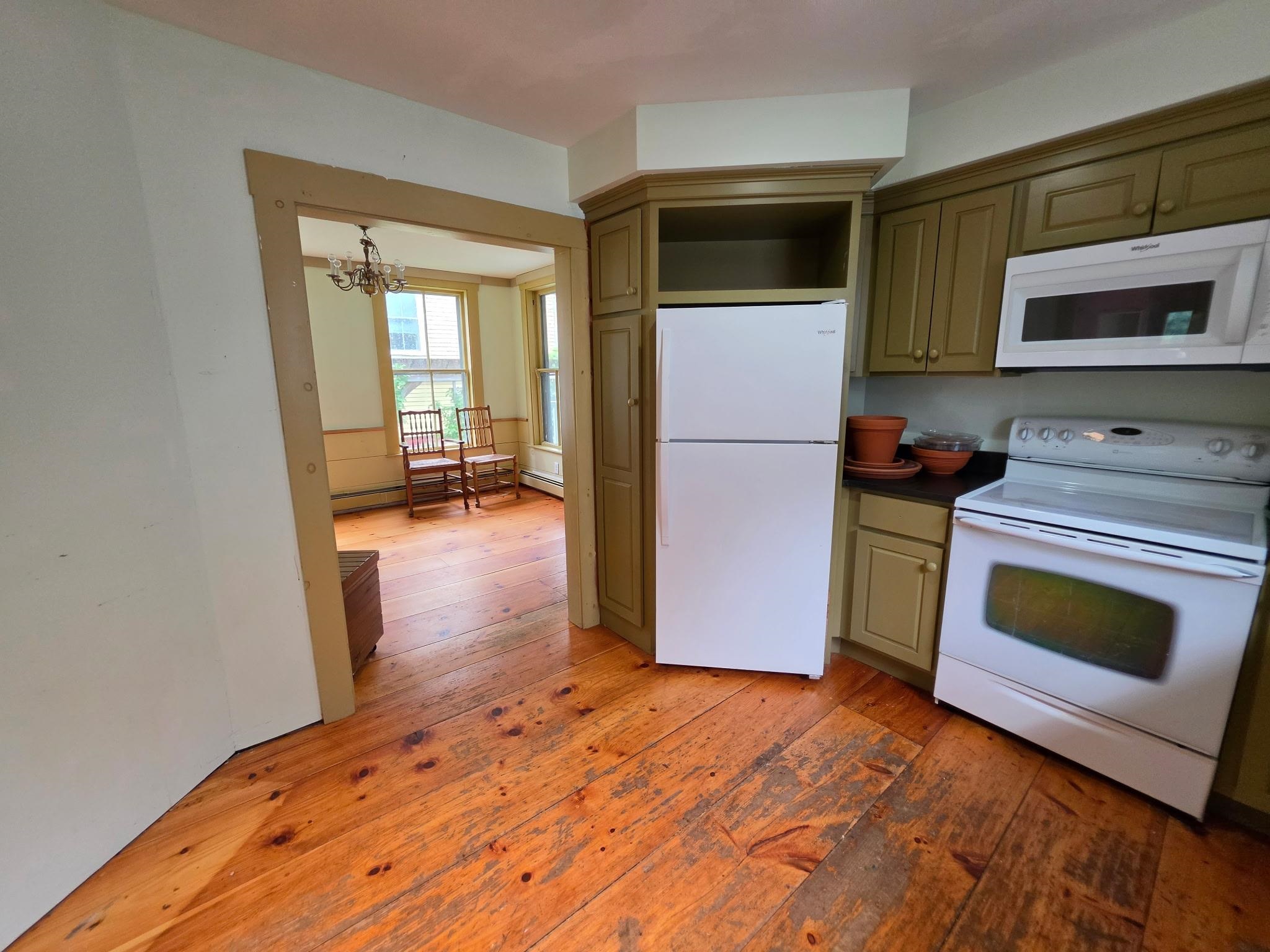 27 Linden St, Exeter, NH 03833