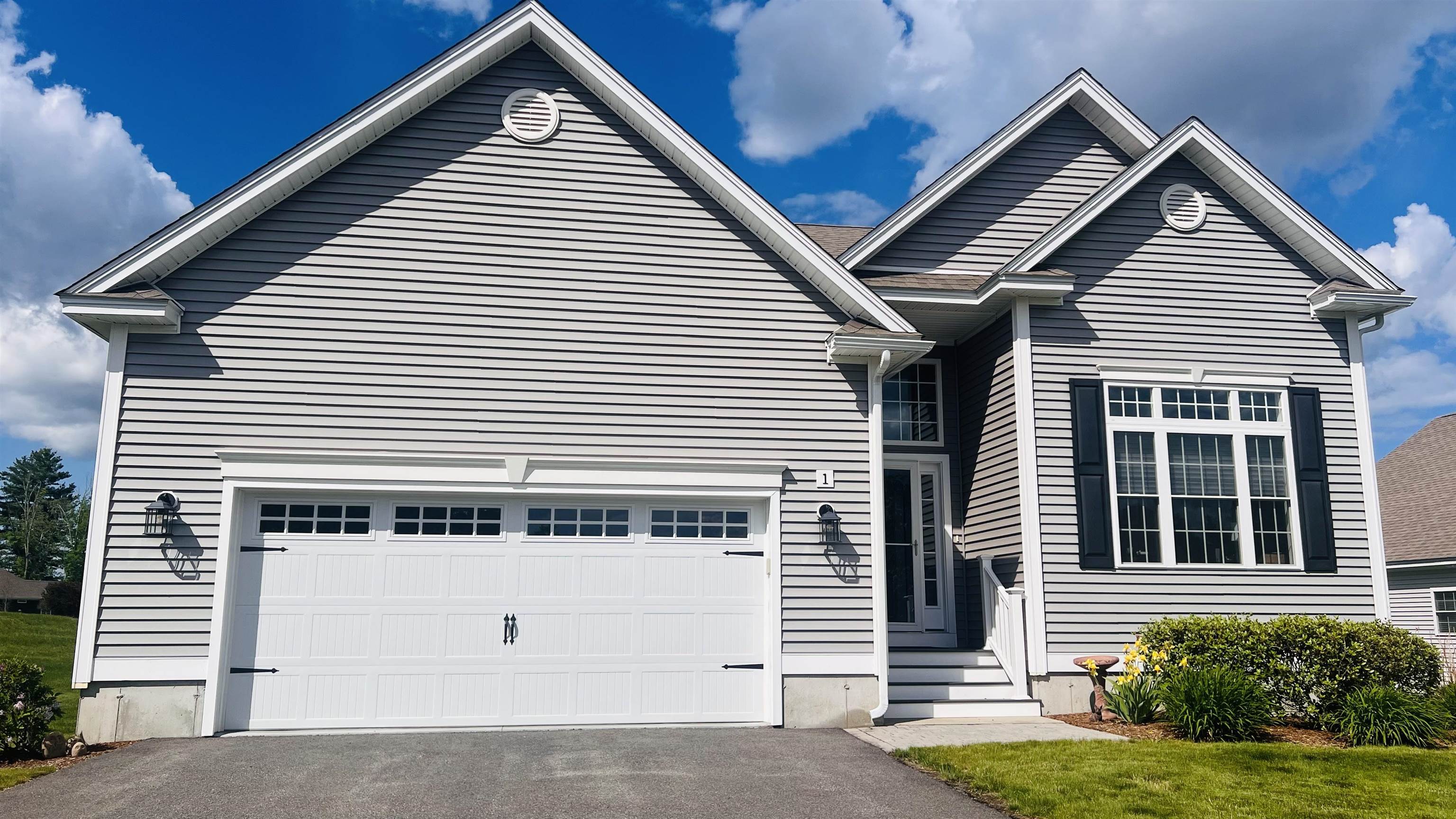 1 Honeycrisp Cir, Londonderry, NH 03053