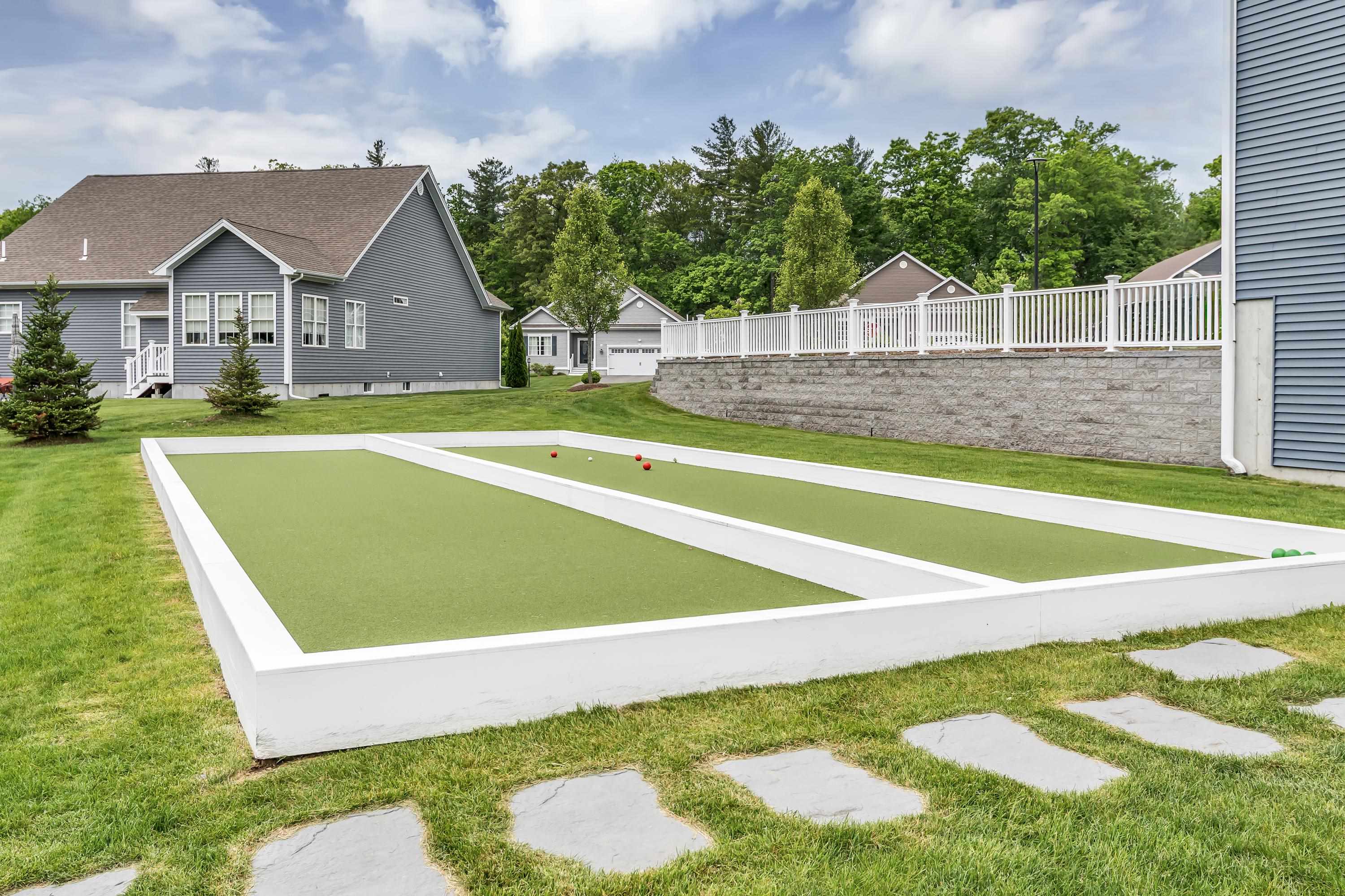 1 Honeycrisp Cir, Londonderry, NH 03053