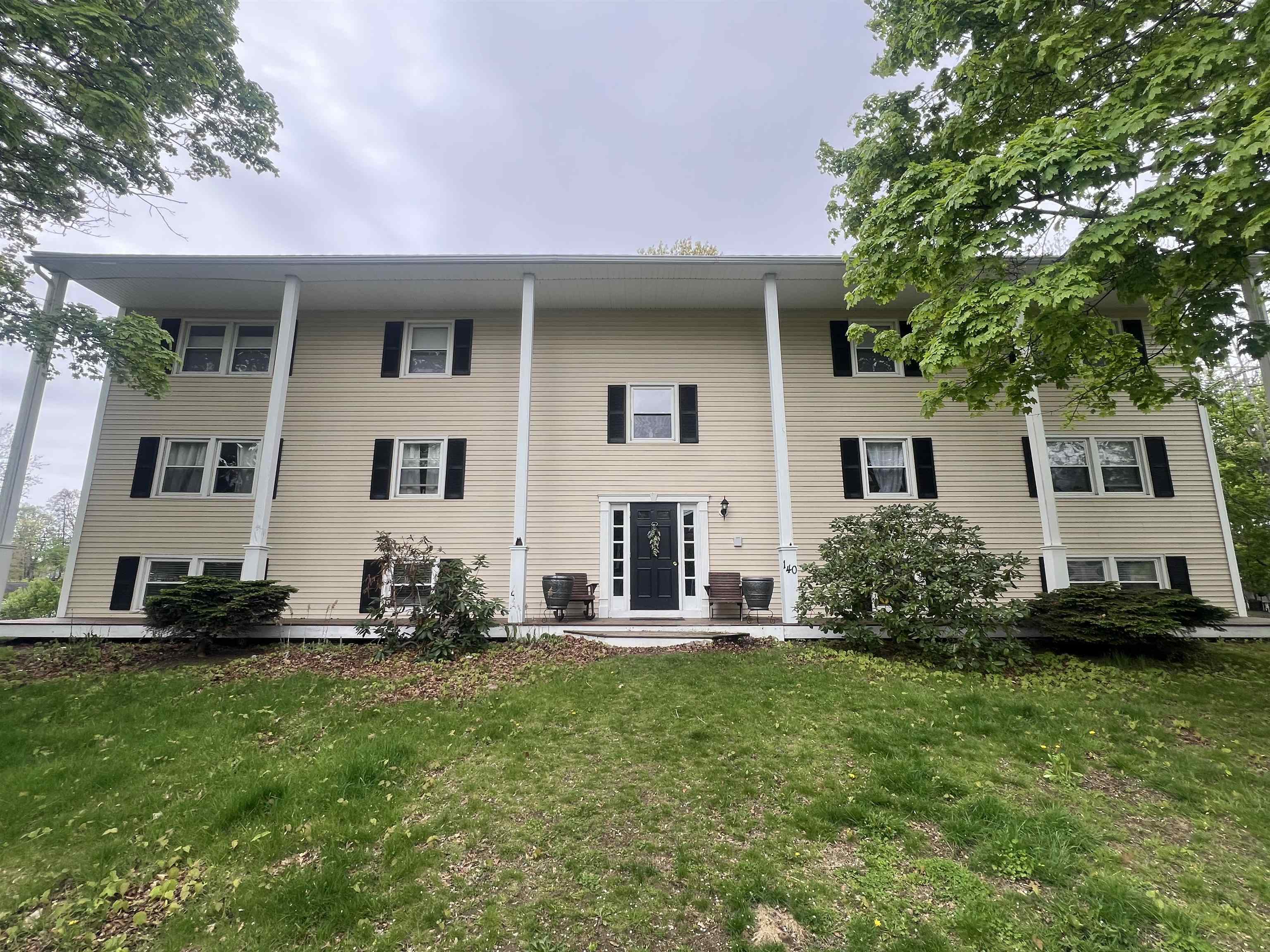 140 Cass St, Portsmouth, NH 03801