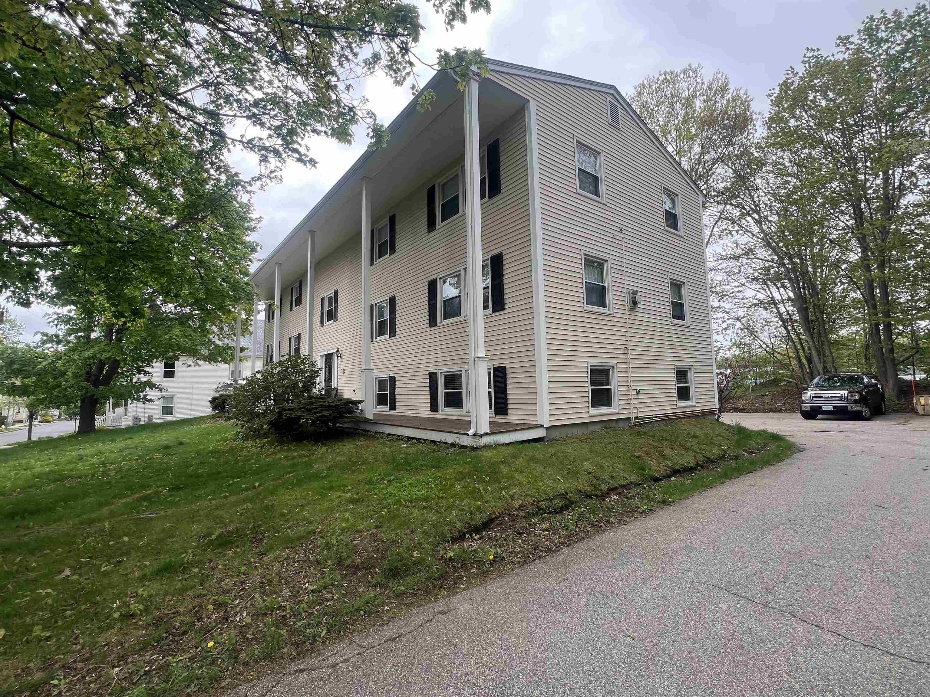 140 Cass St, Portsmouth, NH 03801