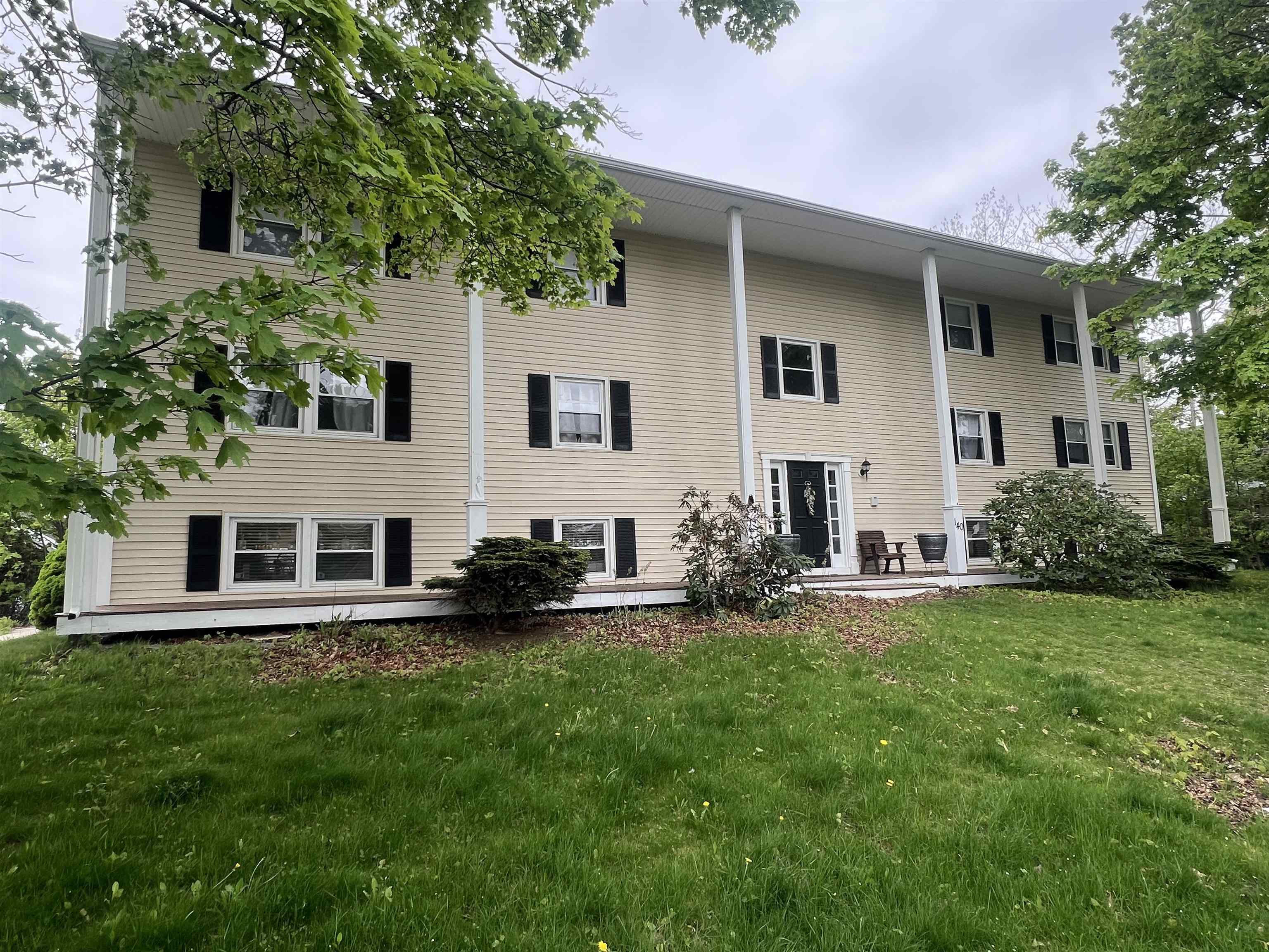 140 Cass St, Portsmouth, NH 03801