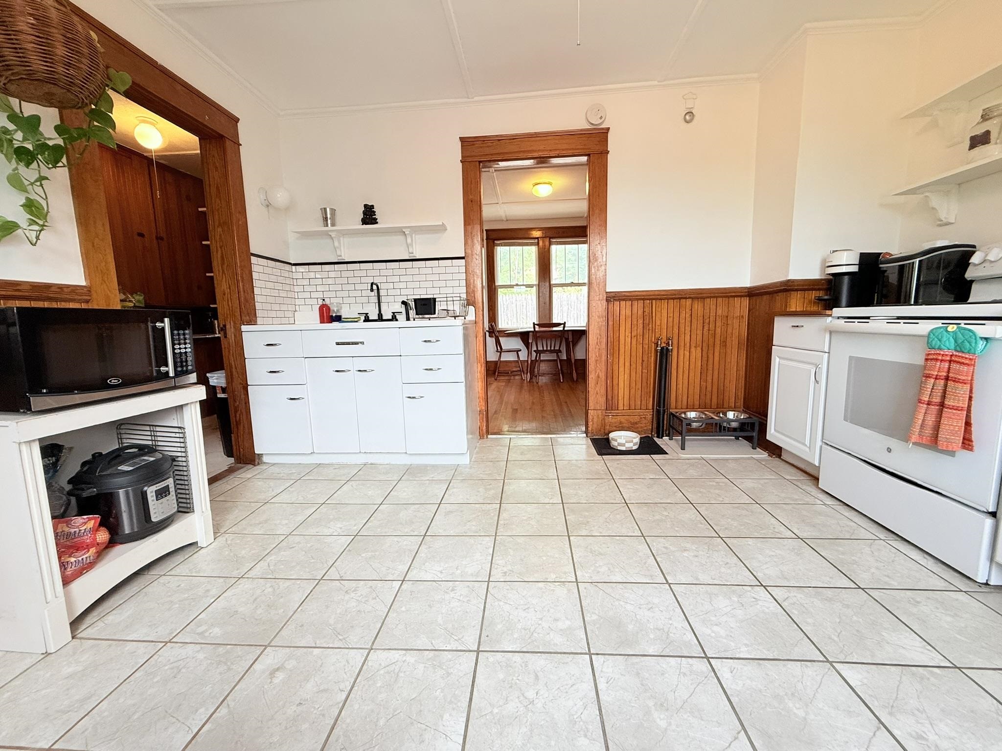 27 Columbus Cir, Newport, NH 03773
