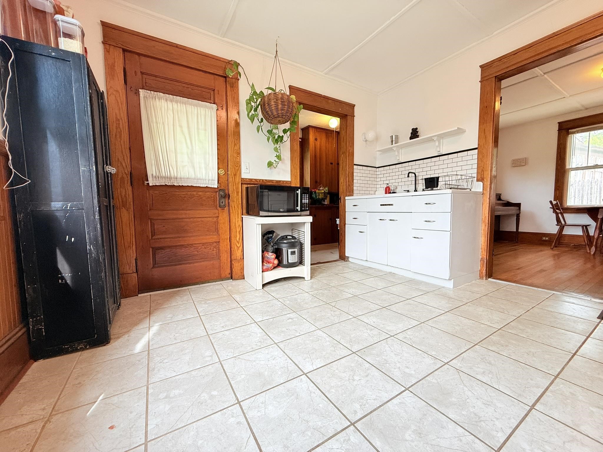 27 Columbus Cir, Newport, NH 03773