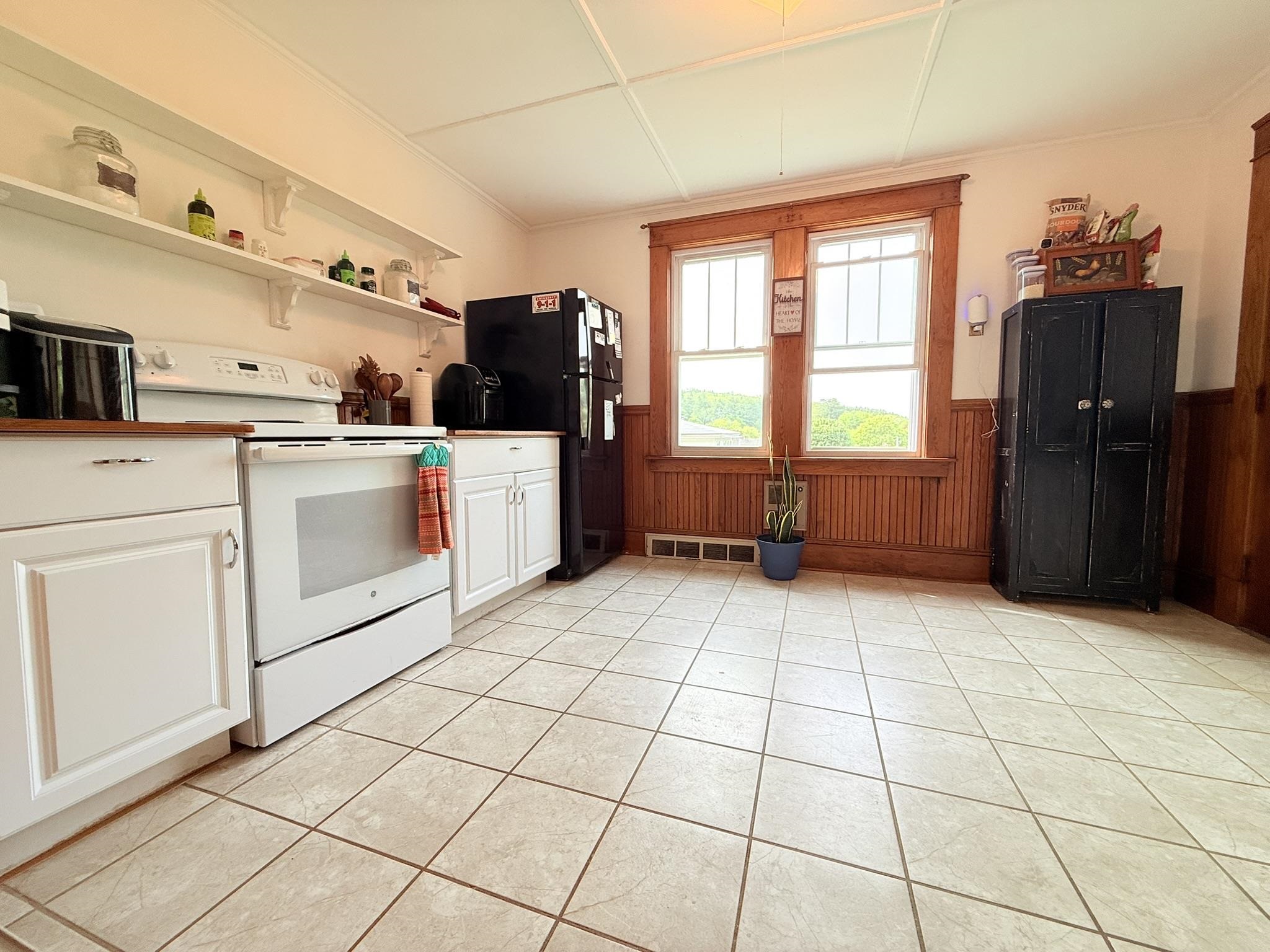 27 Columbus Cir, Newport, NH 03773