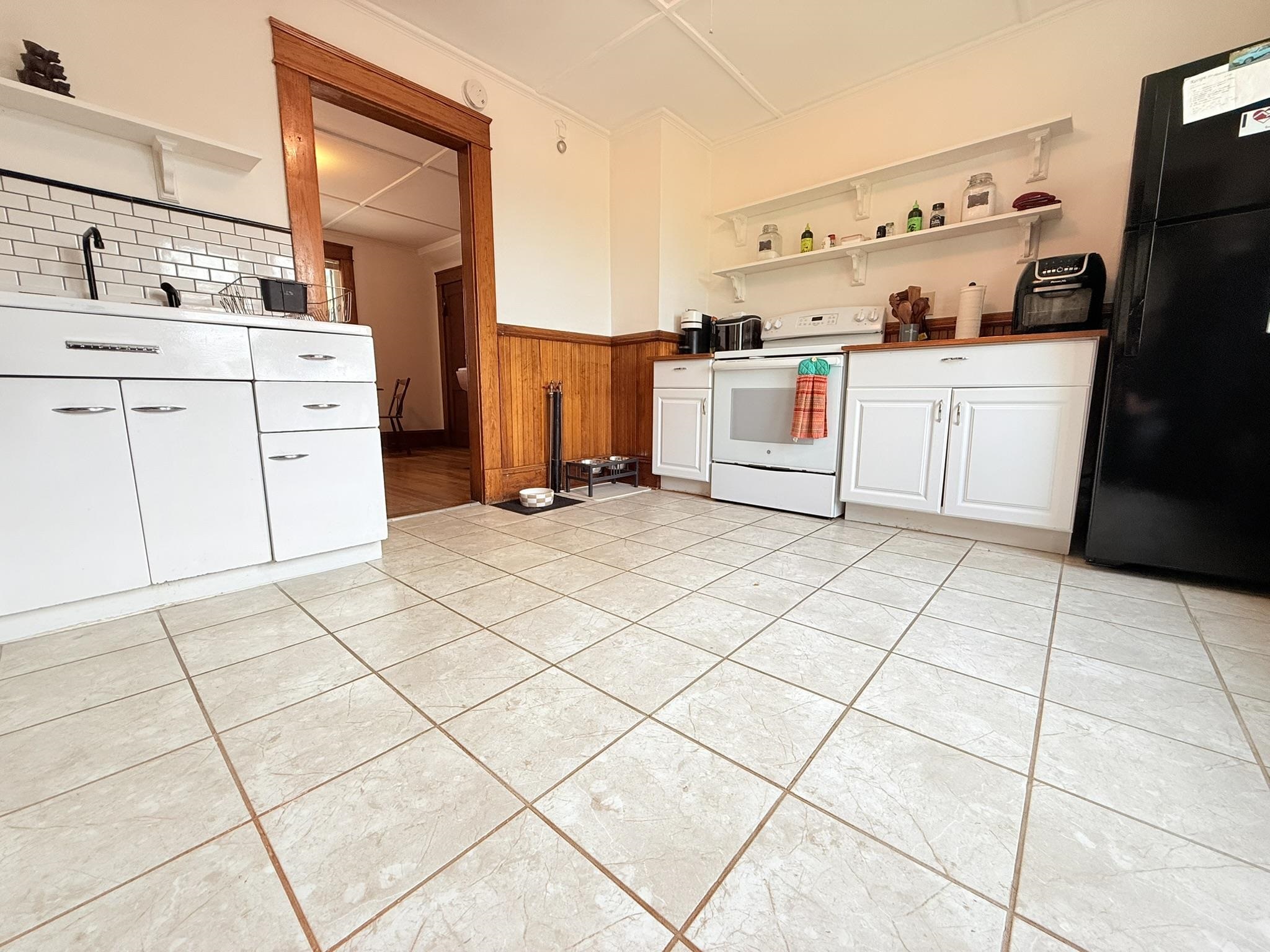 27 Columbus Cir, Newport, NH 03773