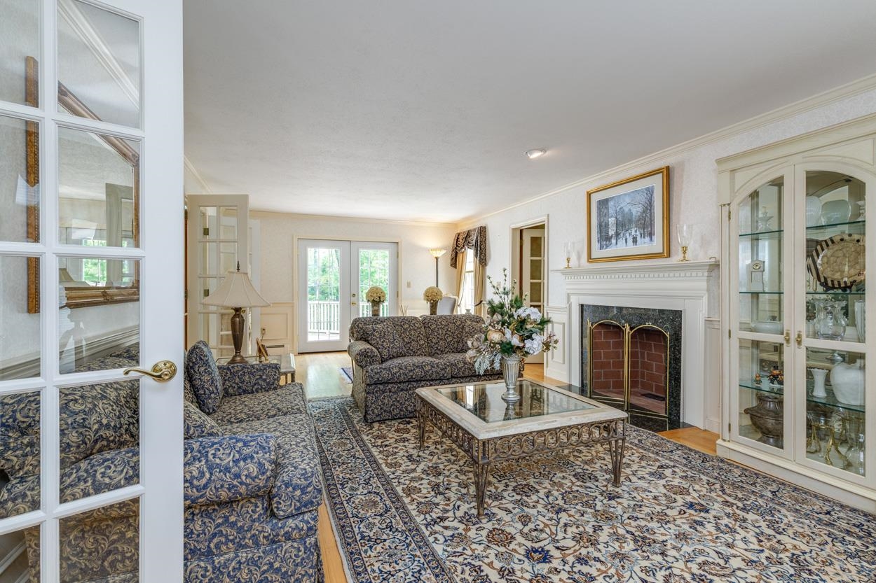 3 Aberdeen St, Windham, NH 03087