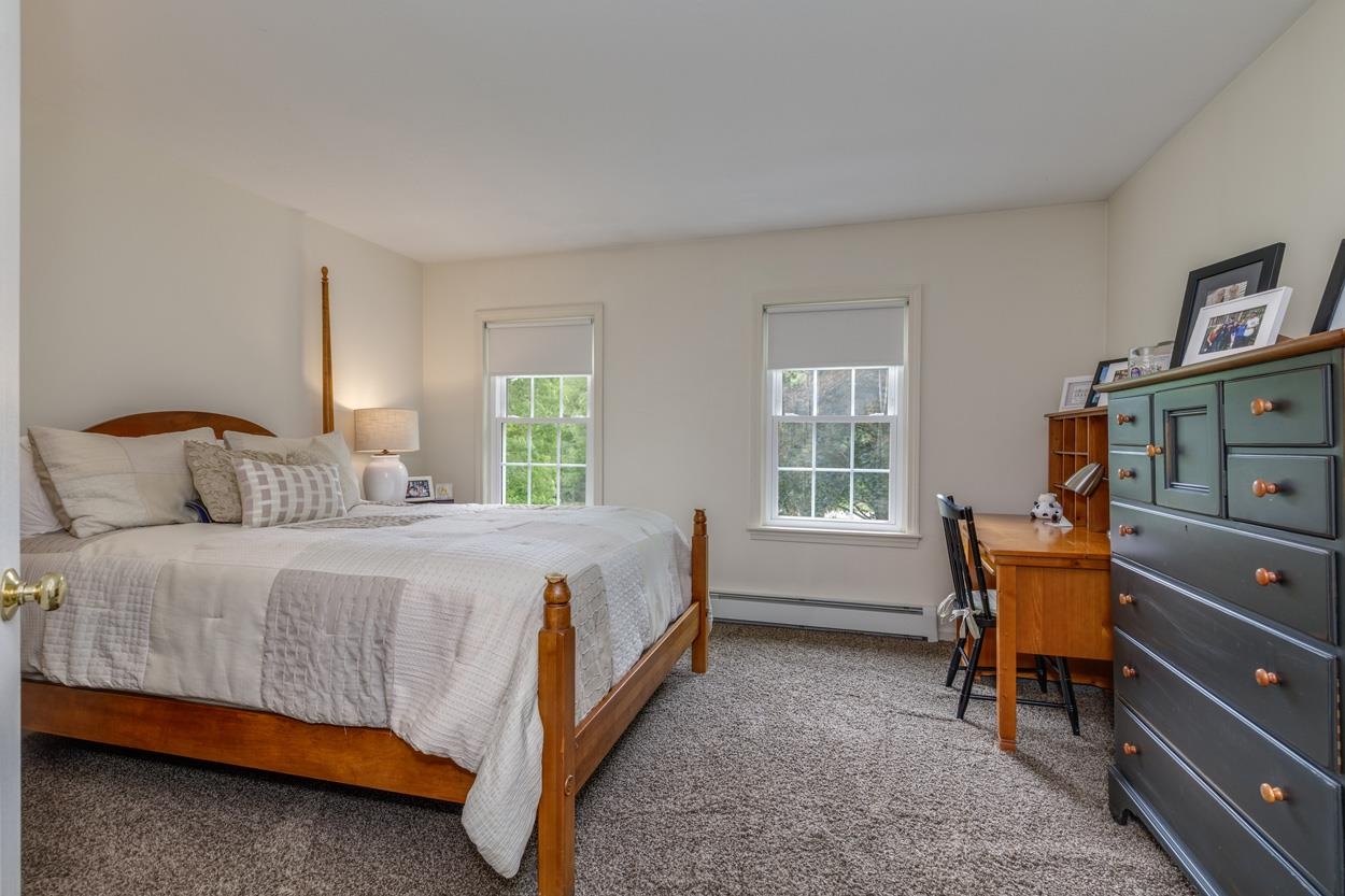 3 Aberdeen St, Windham, NH 03087