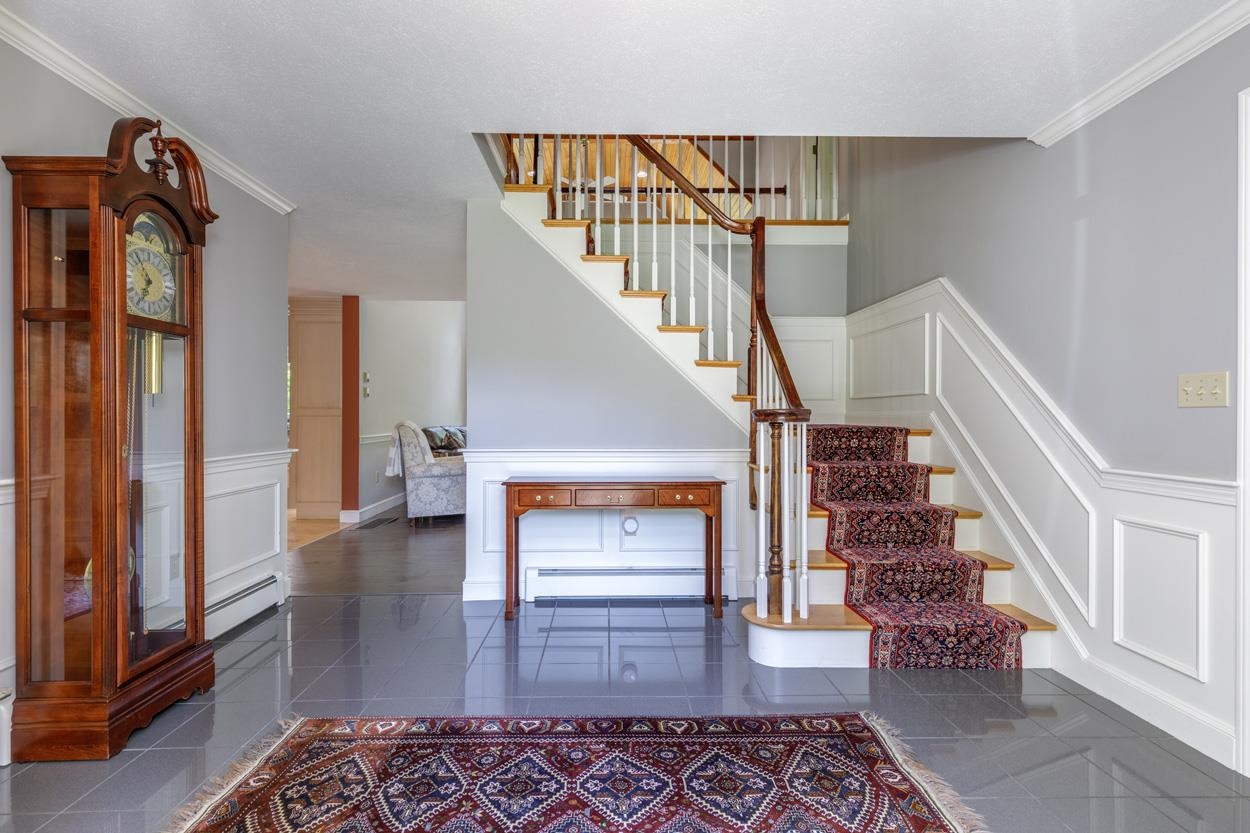 3 Aberdeen St, Windham, NH 03087