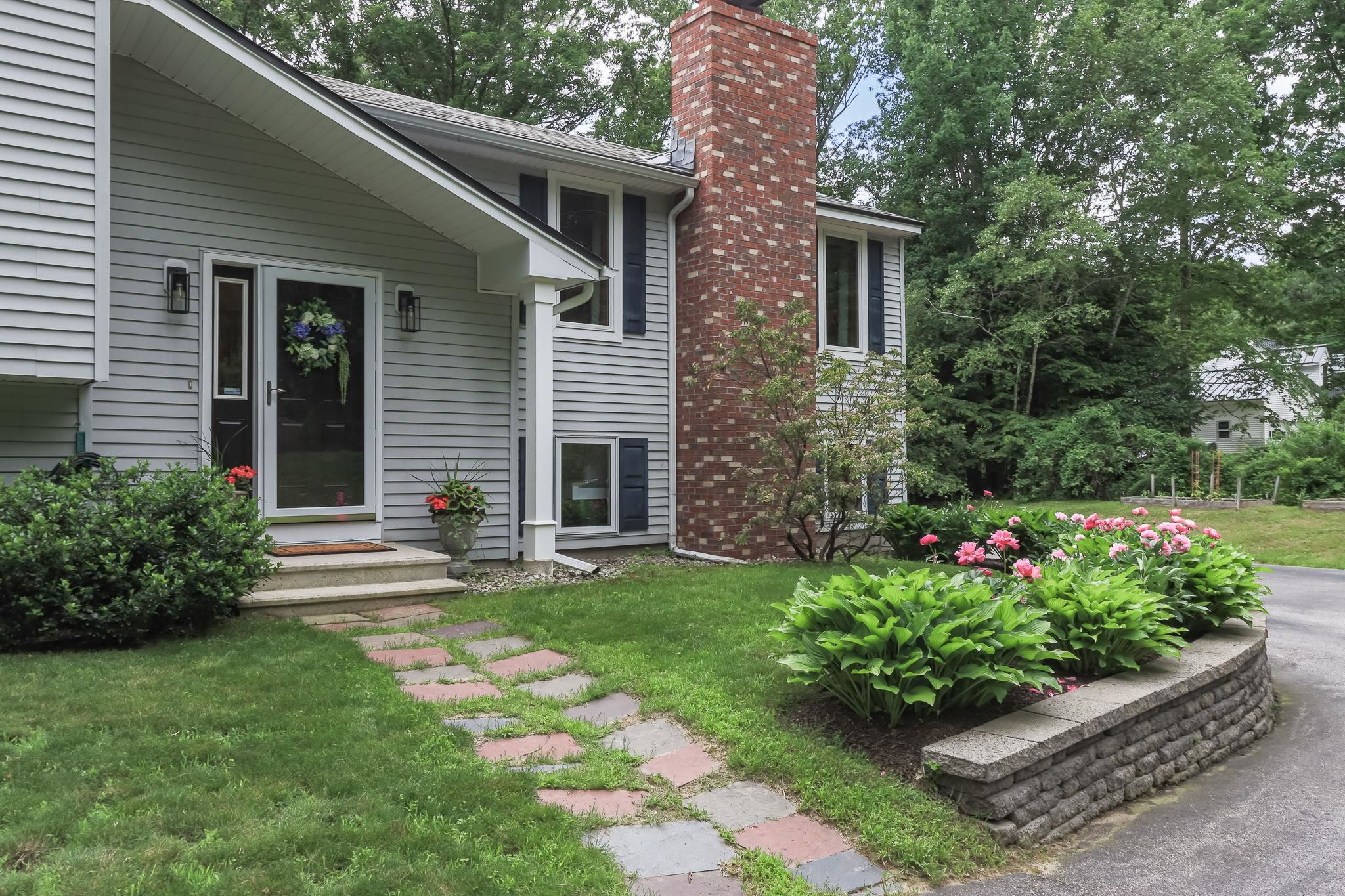 59 Whipplewill Rd, New Boston, NH 03070