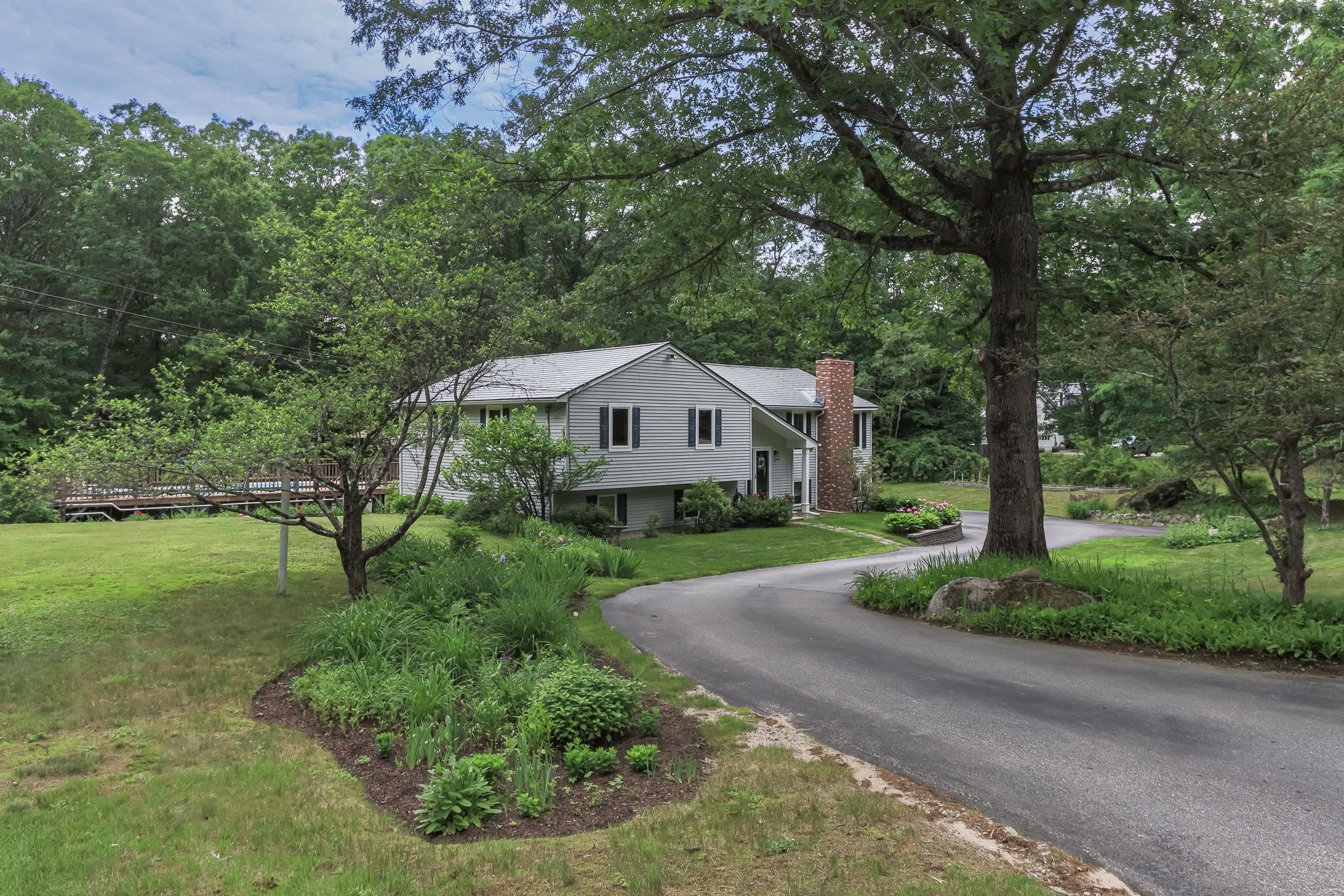 59 Whipplewill Rd, New Boston, NH 03070