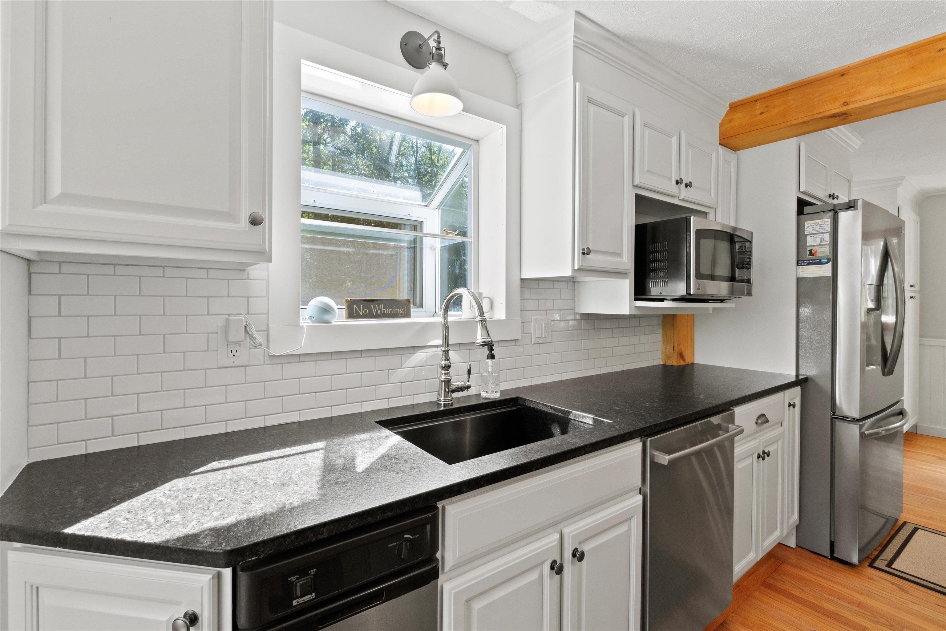16 Hampshire Drive — photo 3
