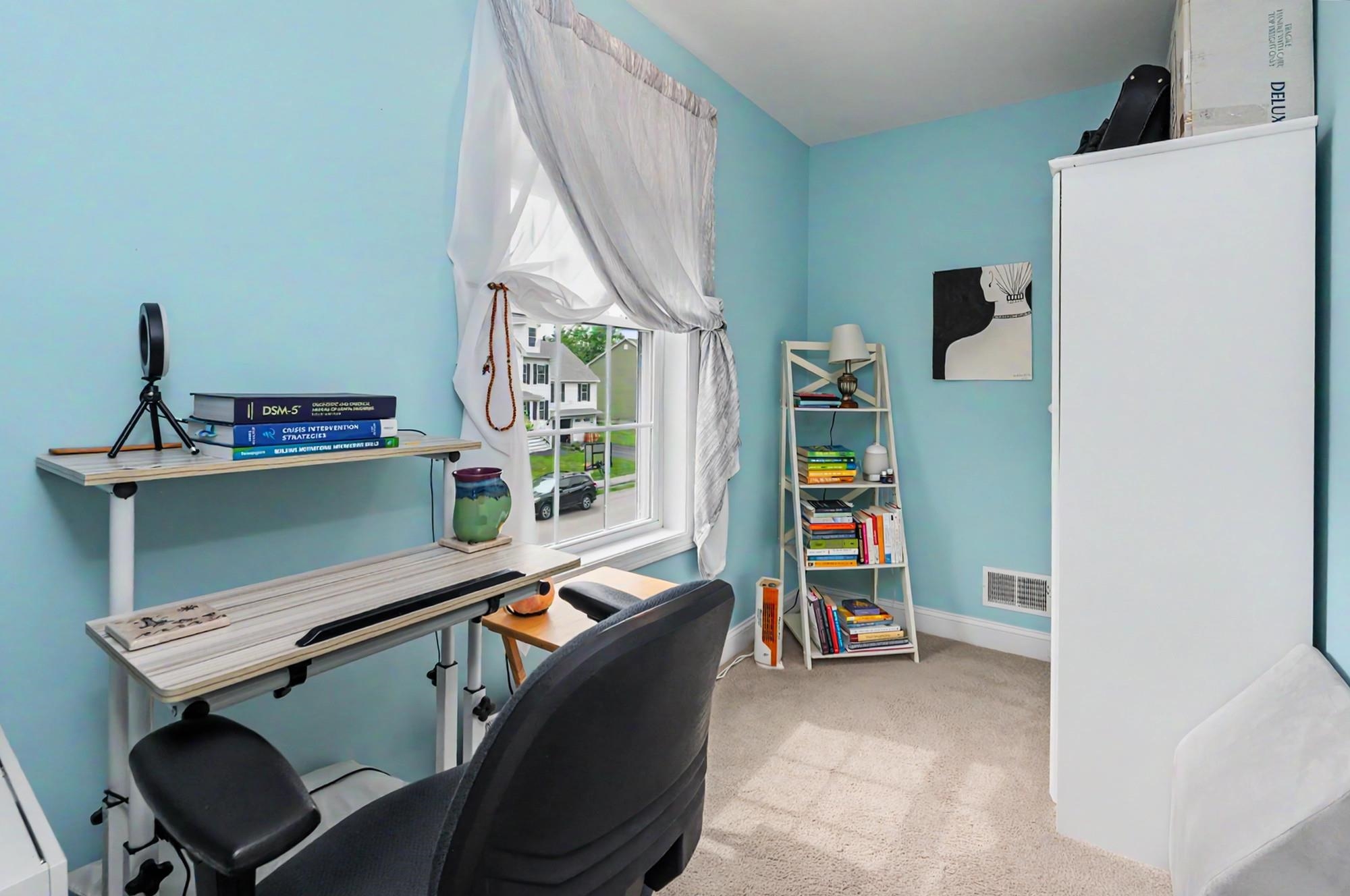 41 Schwinn Dr, Nashua, NH 03062