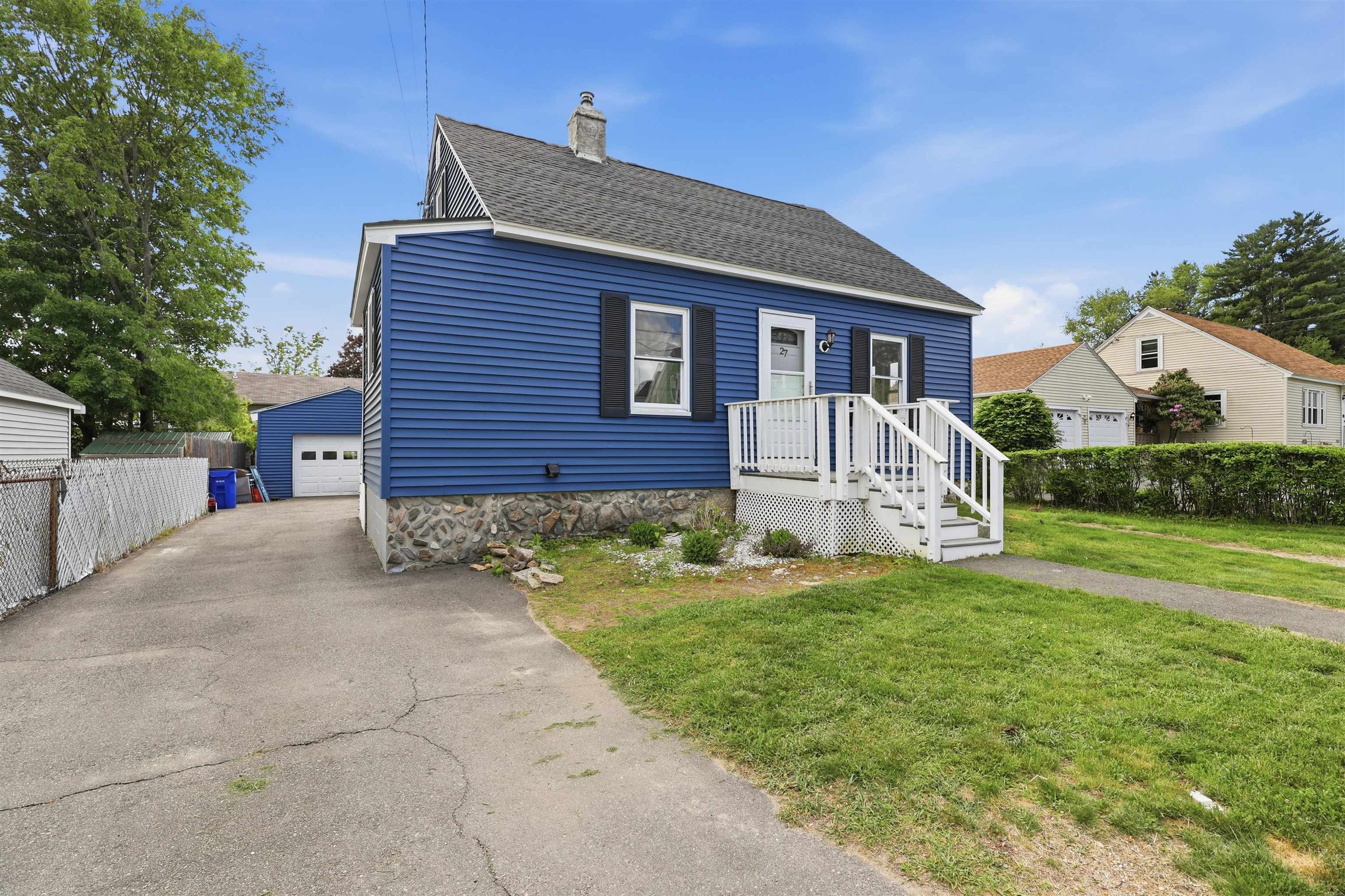 27 Fairview St, Goffstown, NH 03045