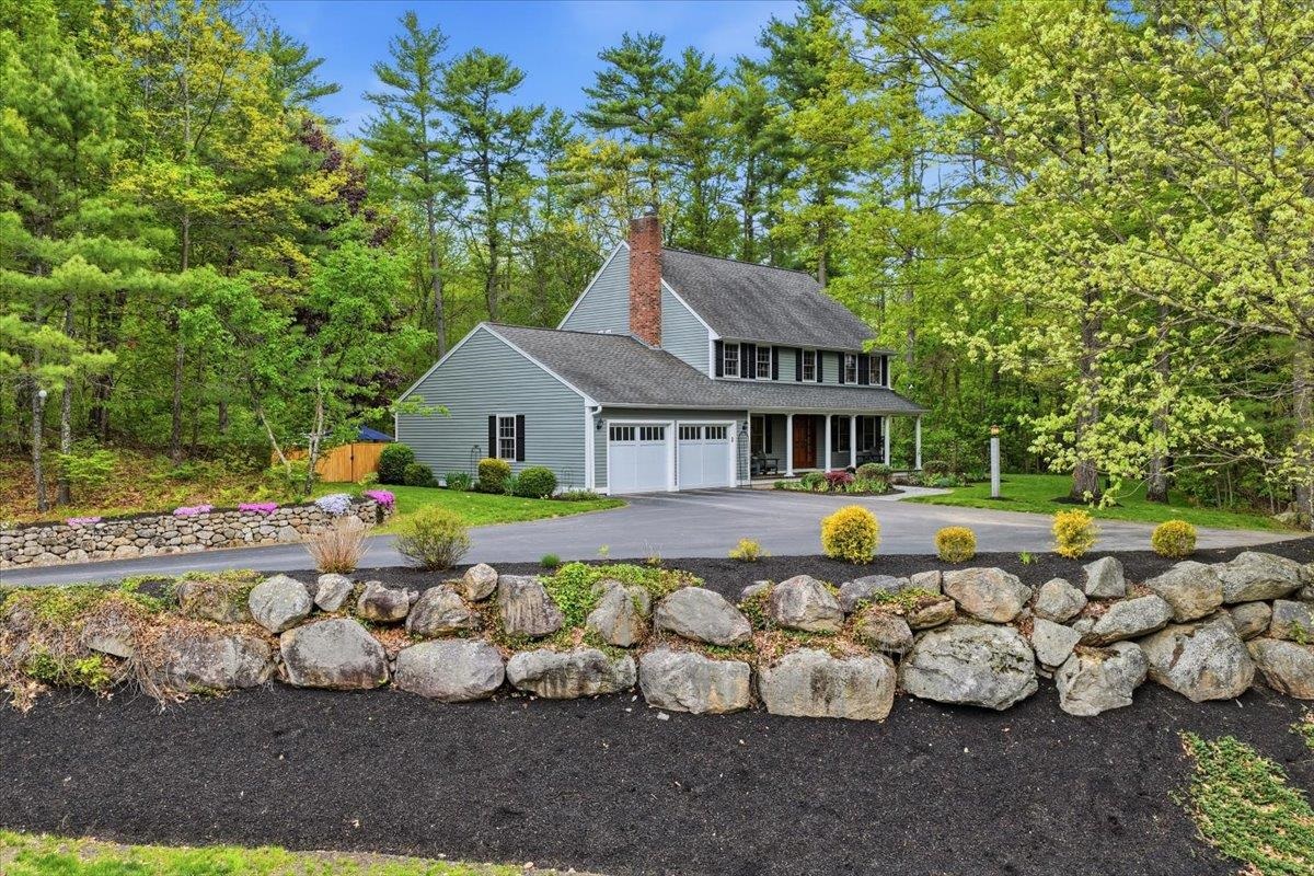 14 Forest Dr, Auburn, NH 03032