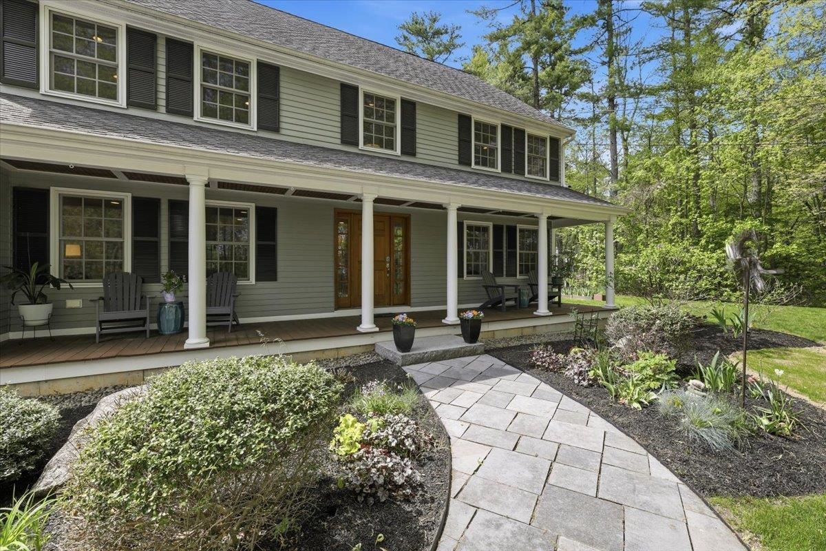 14 Forest Dr, Auburn, NH 03032
