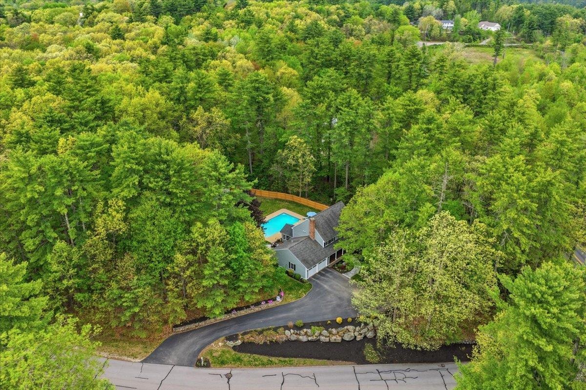14 Forest Dr, Auburn, NH 03032