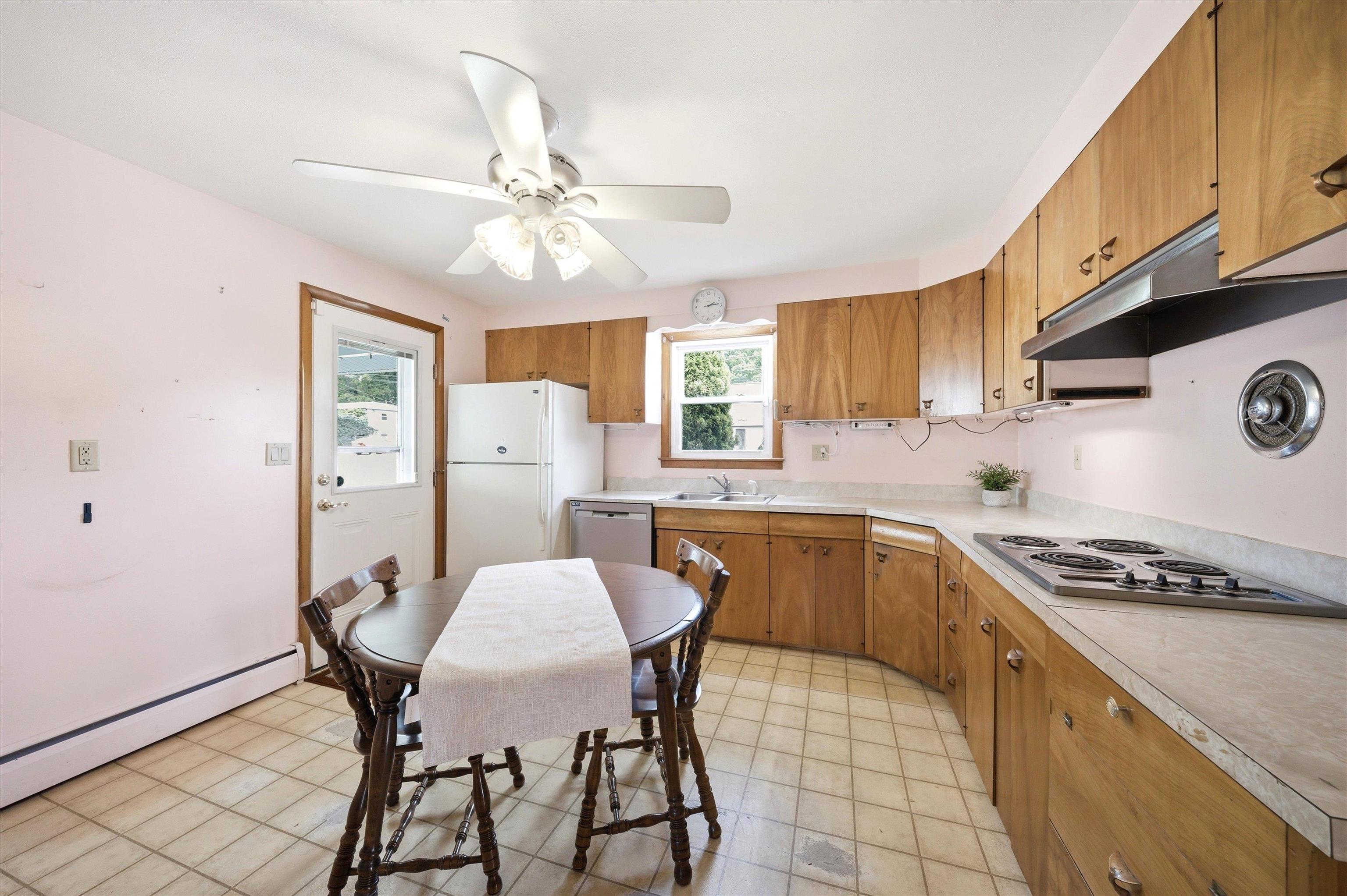 55 Lavista St, Manchester, NH 03103