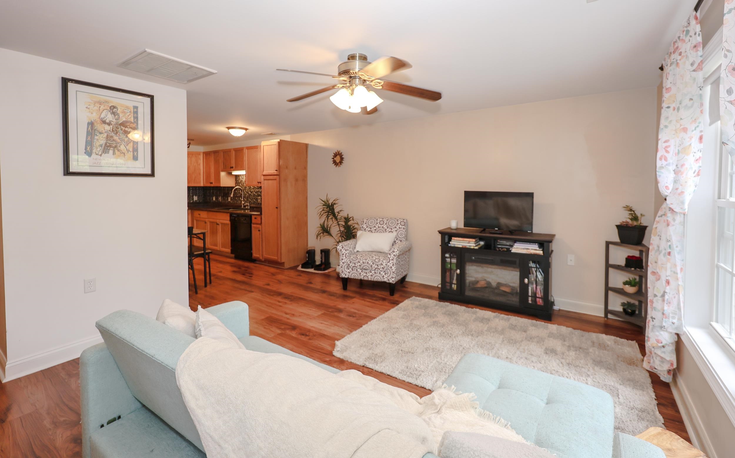 10 Vista Ridge Dr, Londonderry, NH 03053