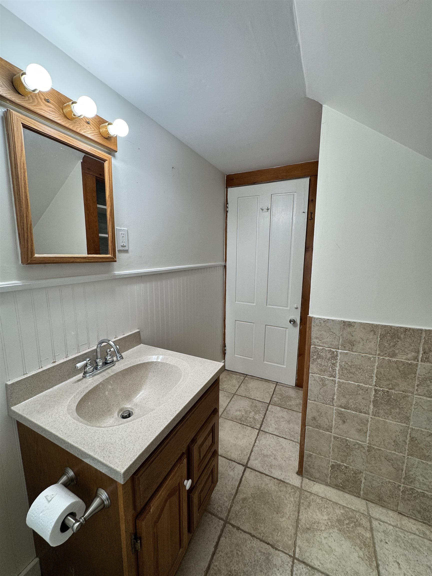 90 Centre St, Concord, NH 03301