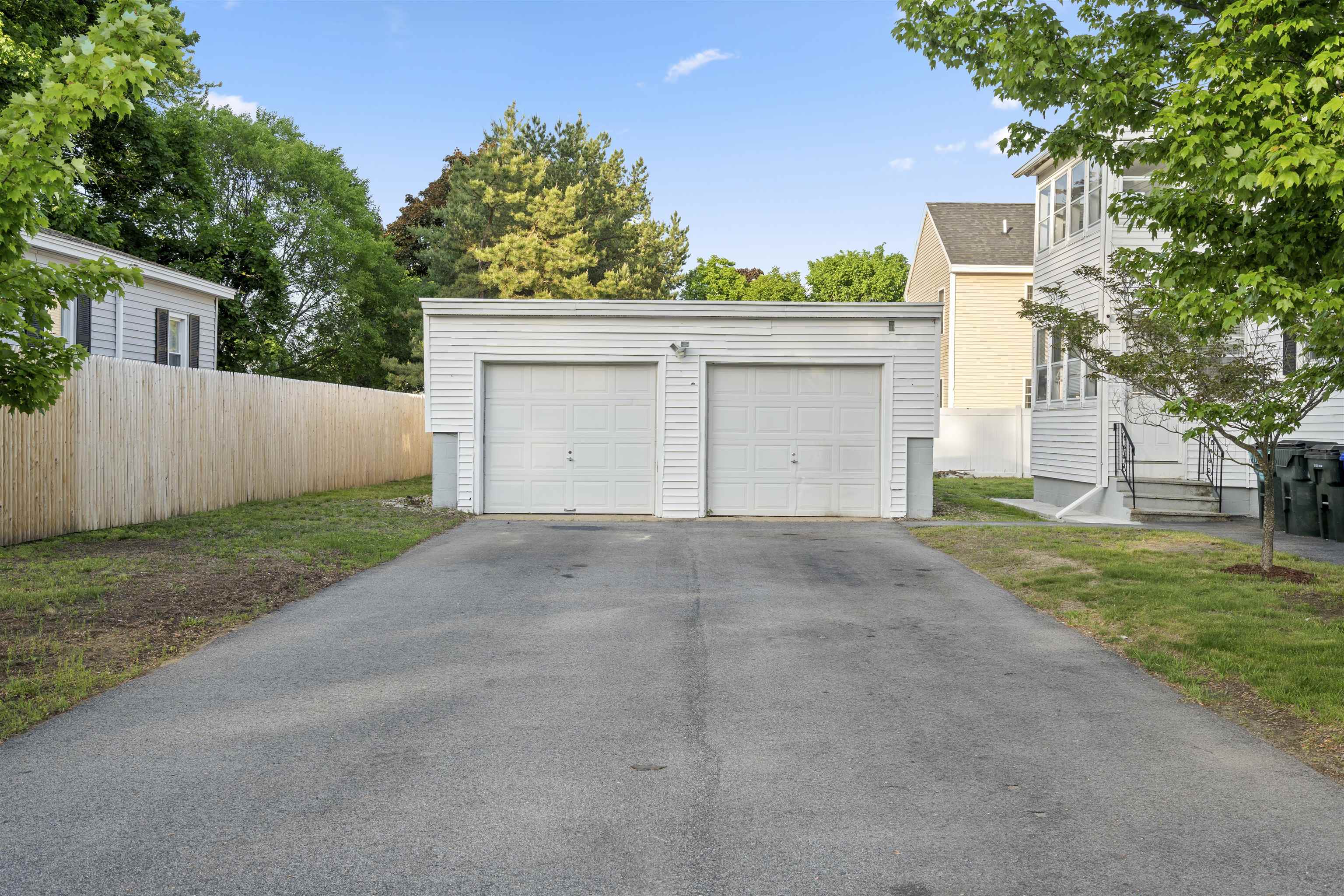 15 Leighton St, Manchester, NH 03102
