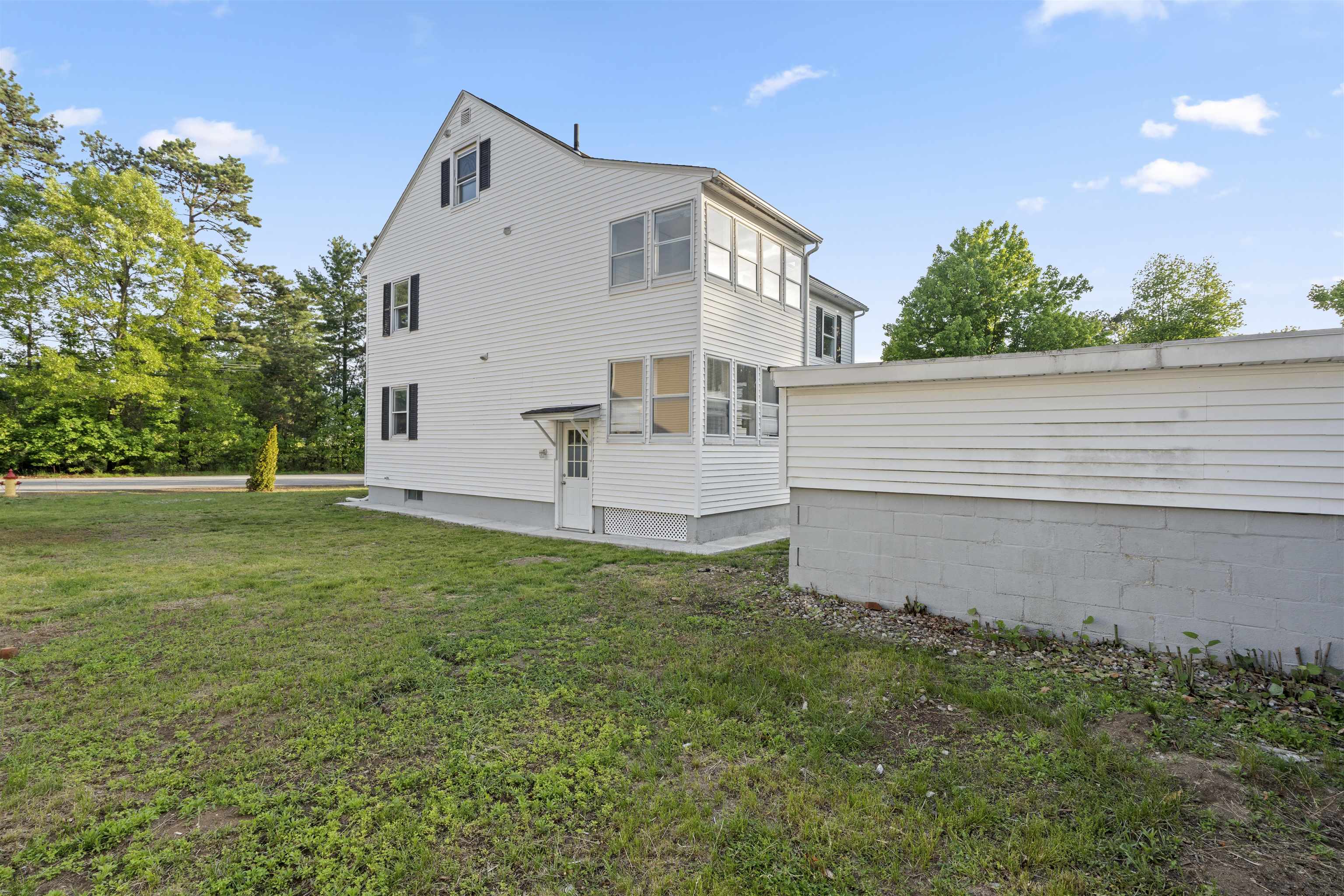 15 Leighton St, Manchester, NH 03102